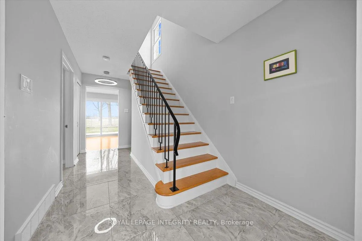 Photo 18 of 2147 Fillmore Crescent, Ottawa, Beacon Hill North — HOMEH