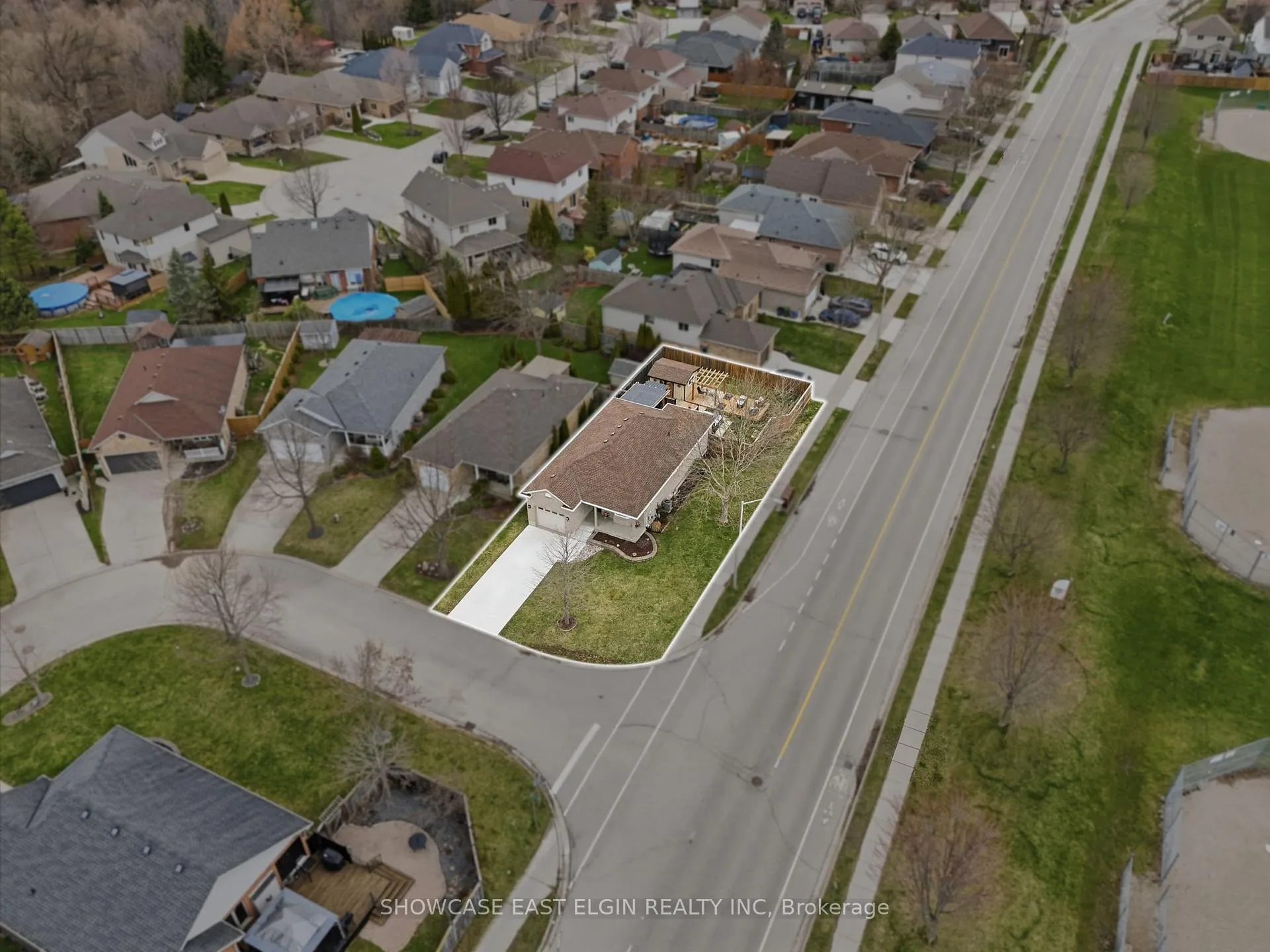 Photo 25 of 2 Harrington Crescent, St. Thomas — HOMEH