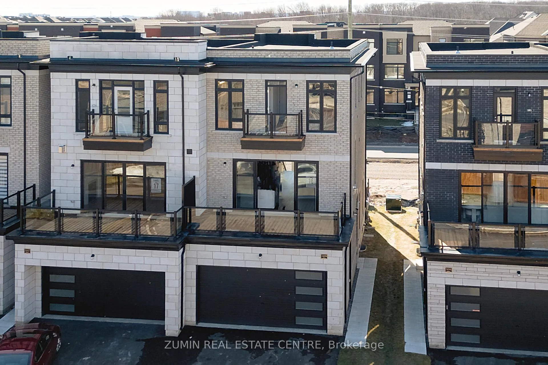 Photo 2 of 3189 Sixth Line, Oakville, Glenorchy — HOMEH