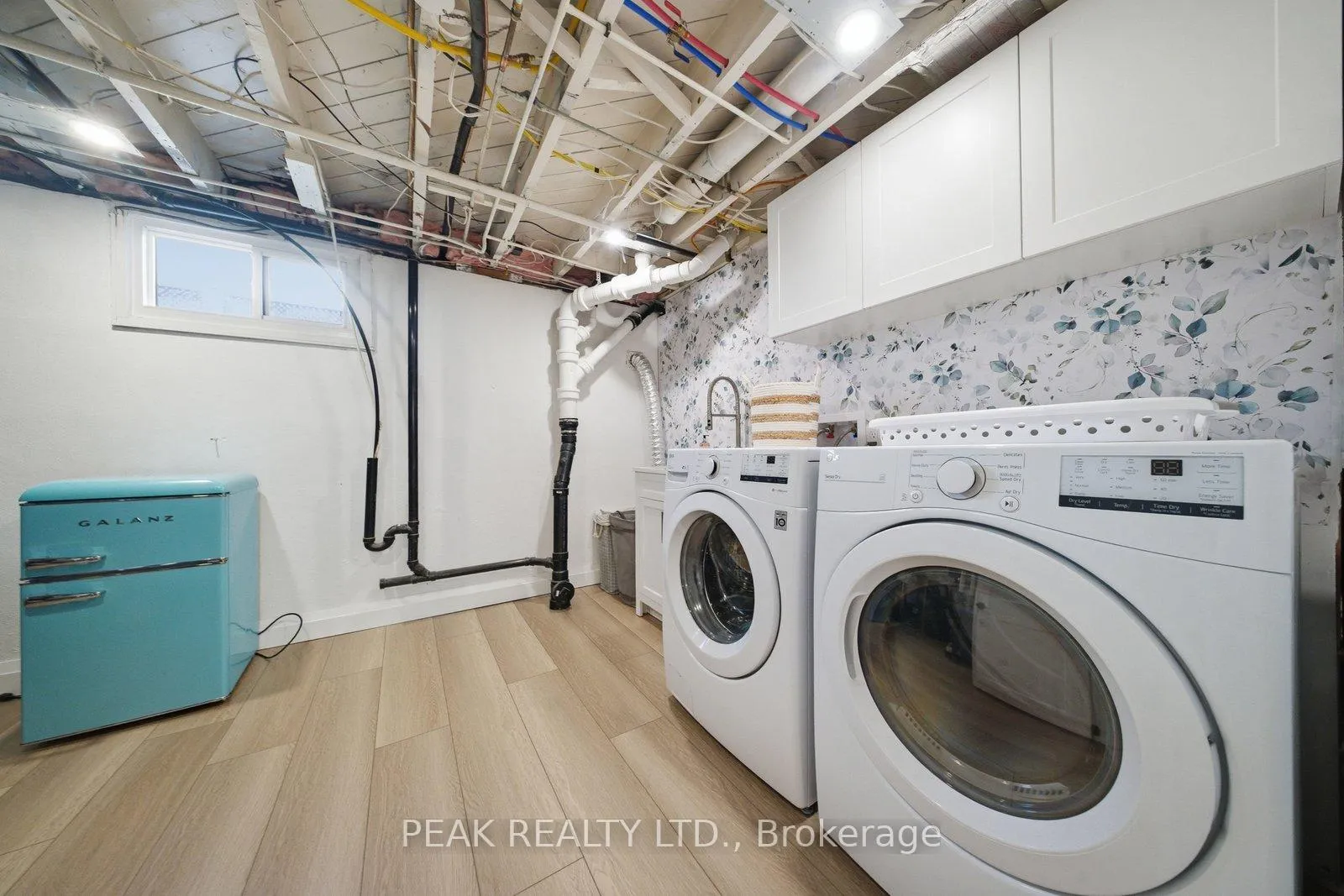 Photo 28 of 31 Willow Drive, Brantford — HOMEH