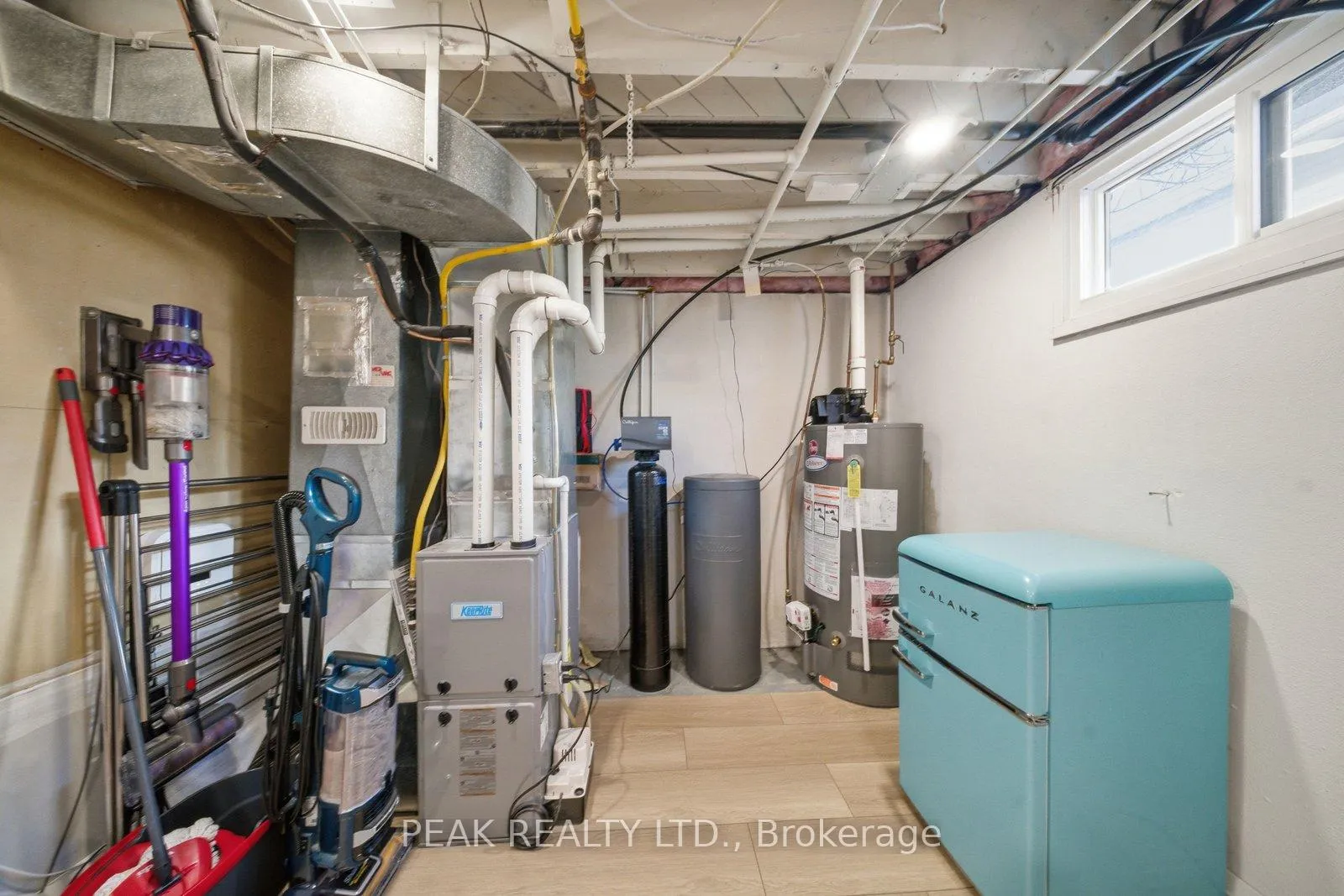 Photo 29 of 31 Willow Drive, Brantford — HOMEH