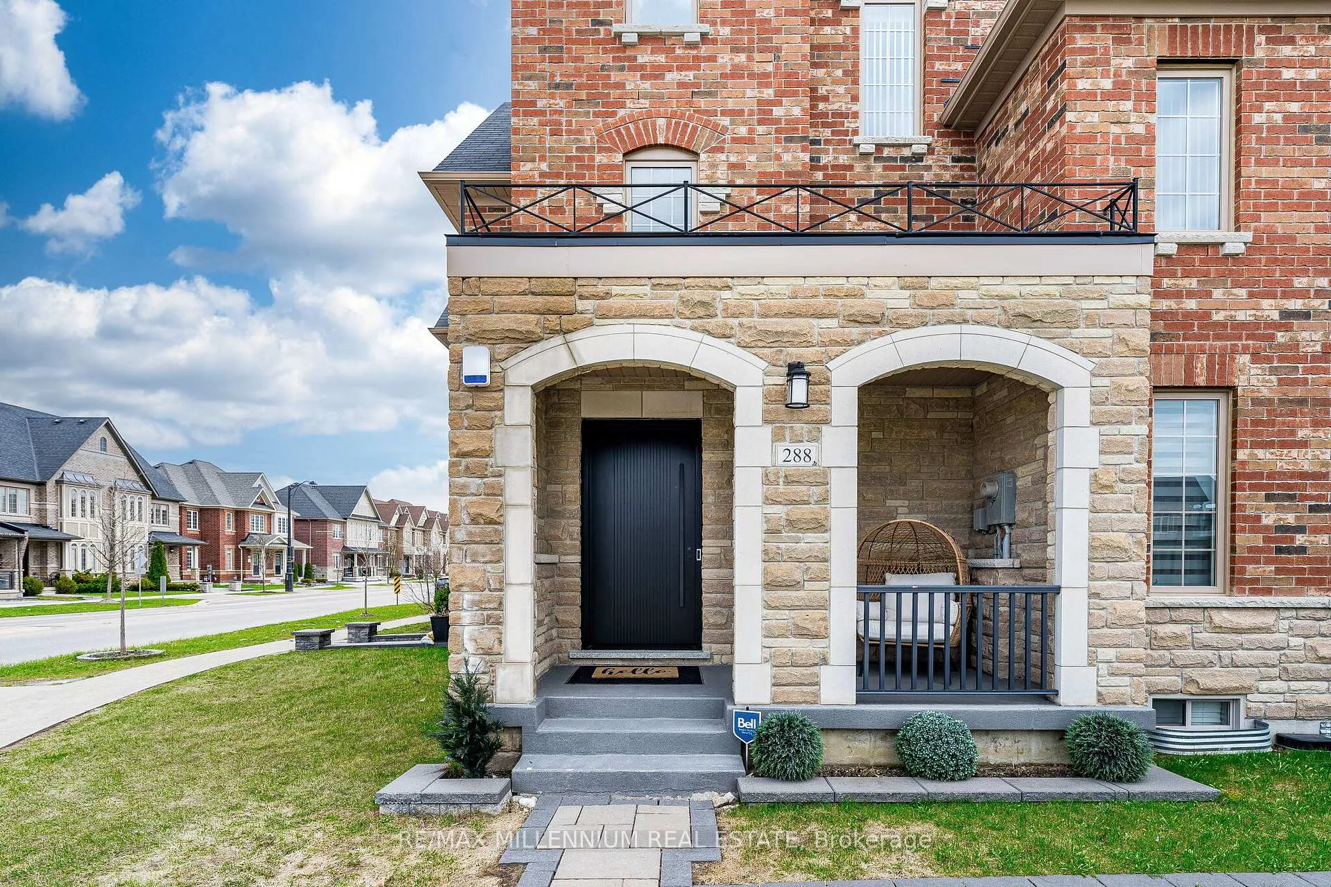 Photo 1 of 288 Barons Street, Vaughan, Kleinburg — HOMEH