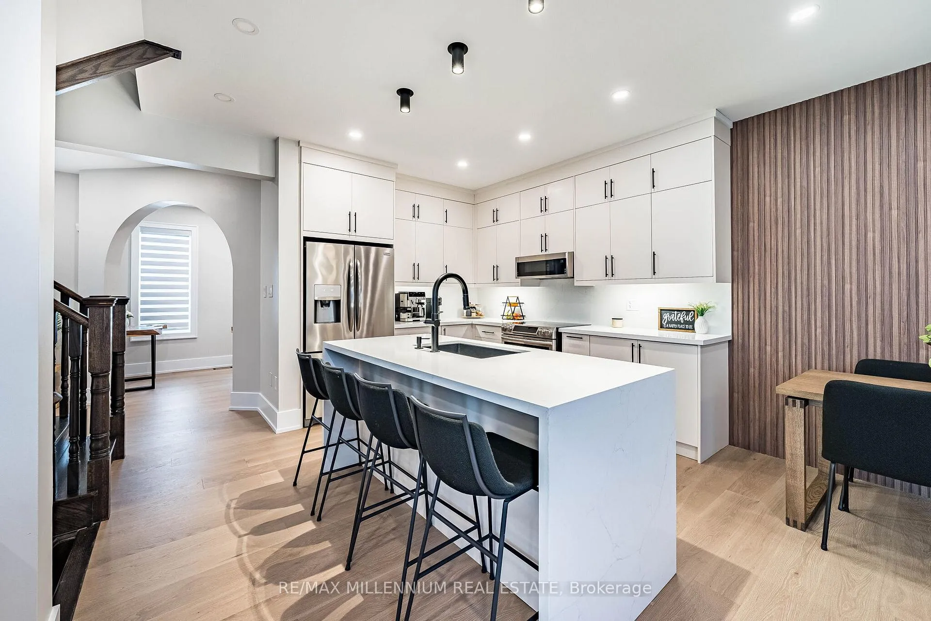 Photo 10 of 288 Barons Street, Vaughan, Kleinburg — HOMEH