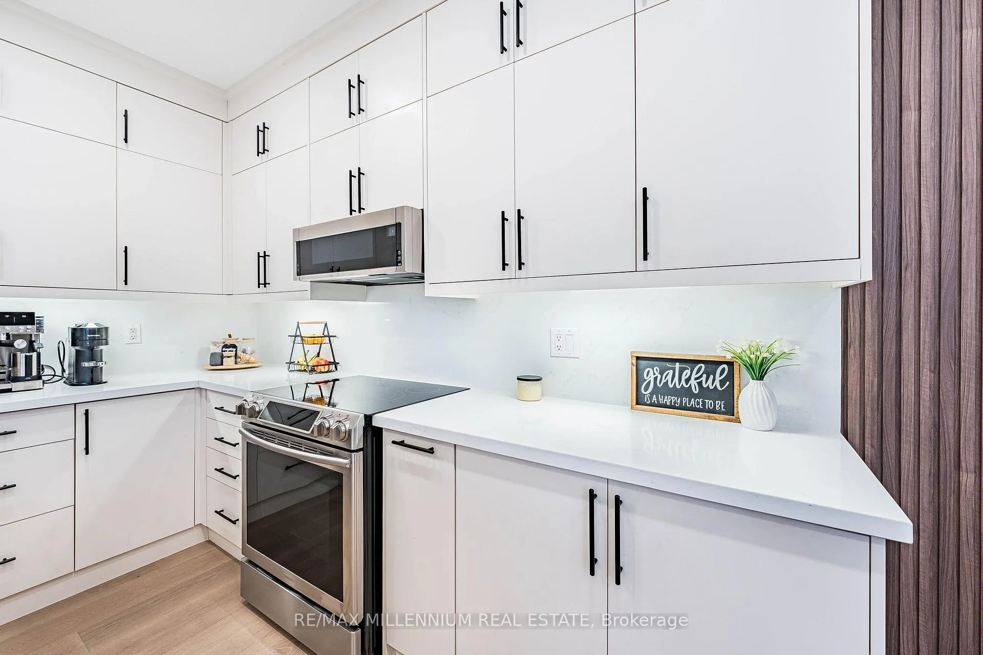 Photo 13 of 288 Barons Street, Vaughan, Kleinburg — HOMEH