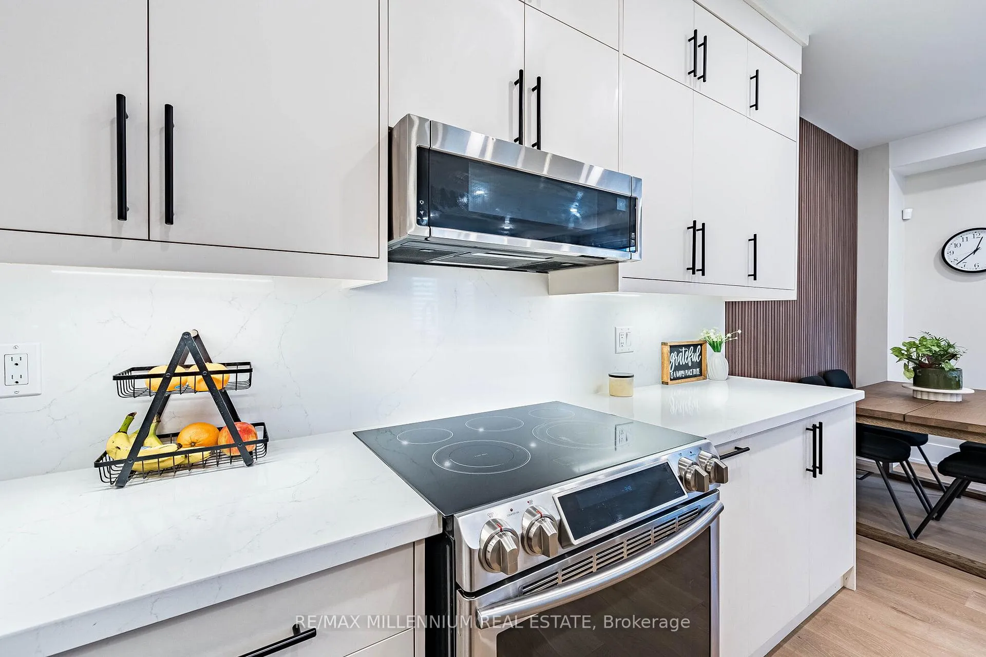 Photo 16 of 288 Barons Street, Vaughan, Kleinburg — HOMEH