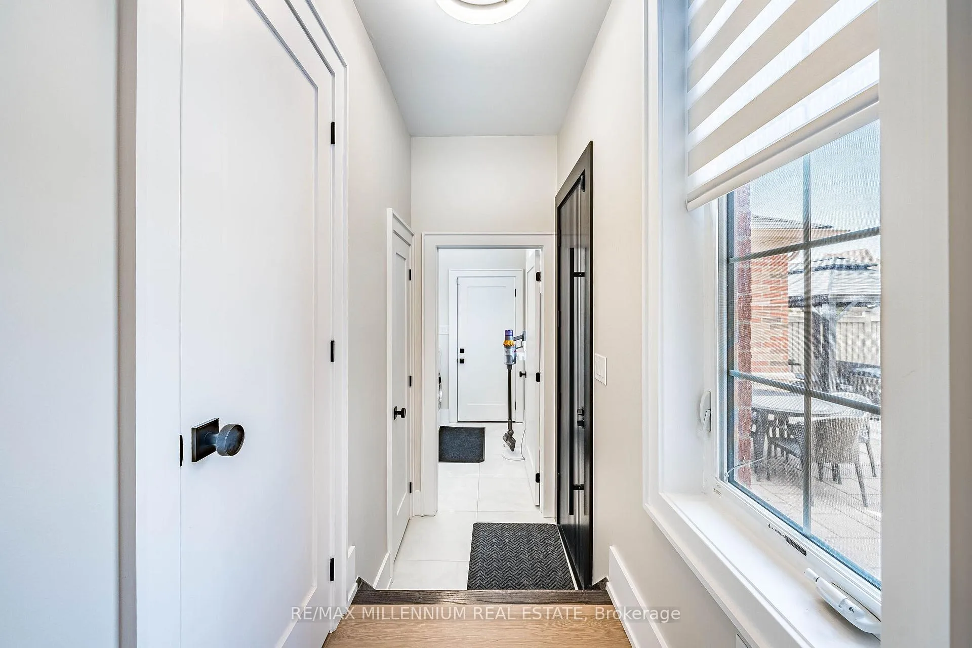 Photo 22 of 288 Barons Street, Vaughan, Kleinburg — HOMEH