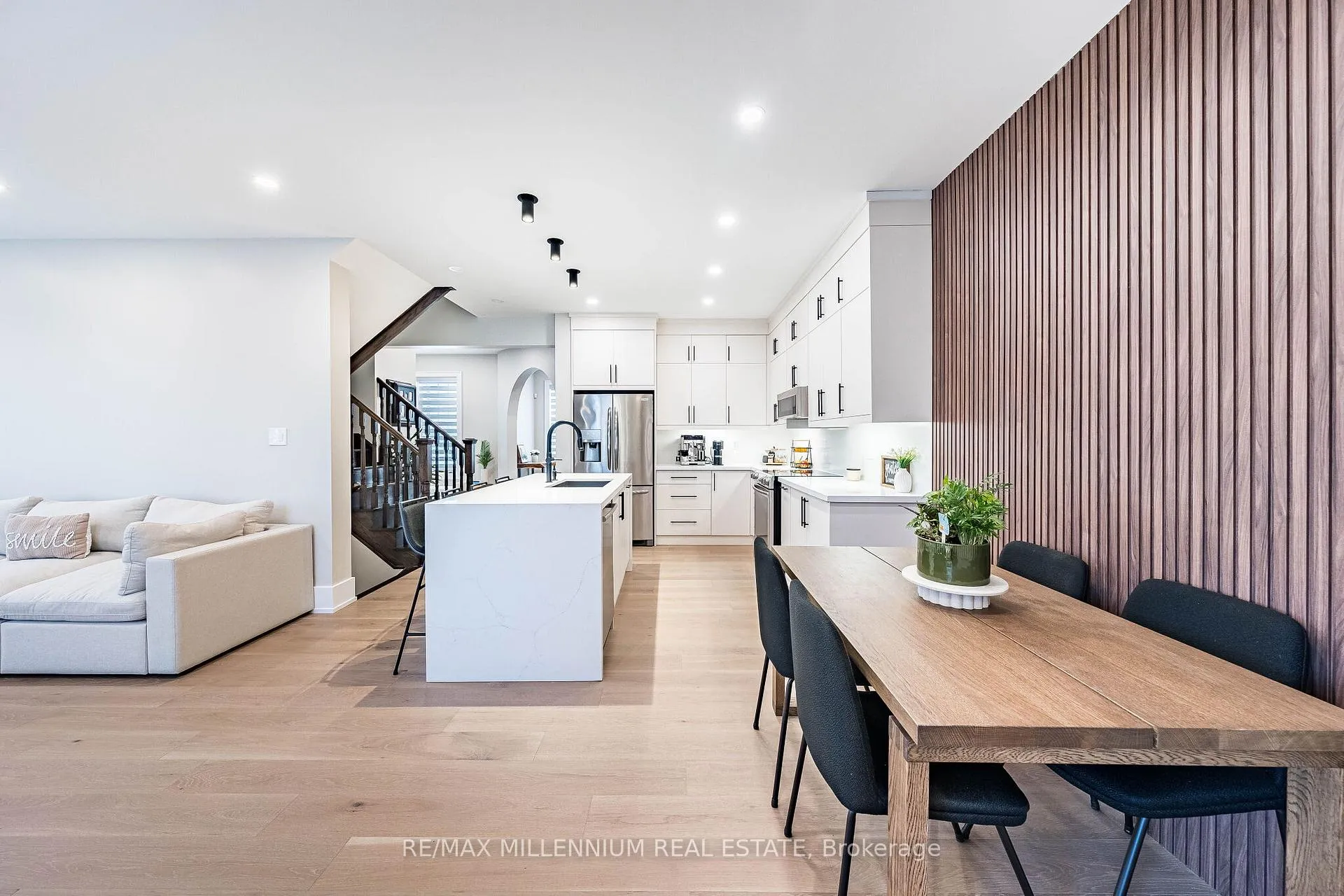 Photo 24 of 288 Barons Street, Vaughan, Kleinburg — HOMEH