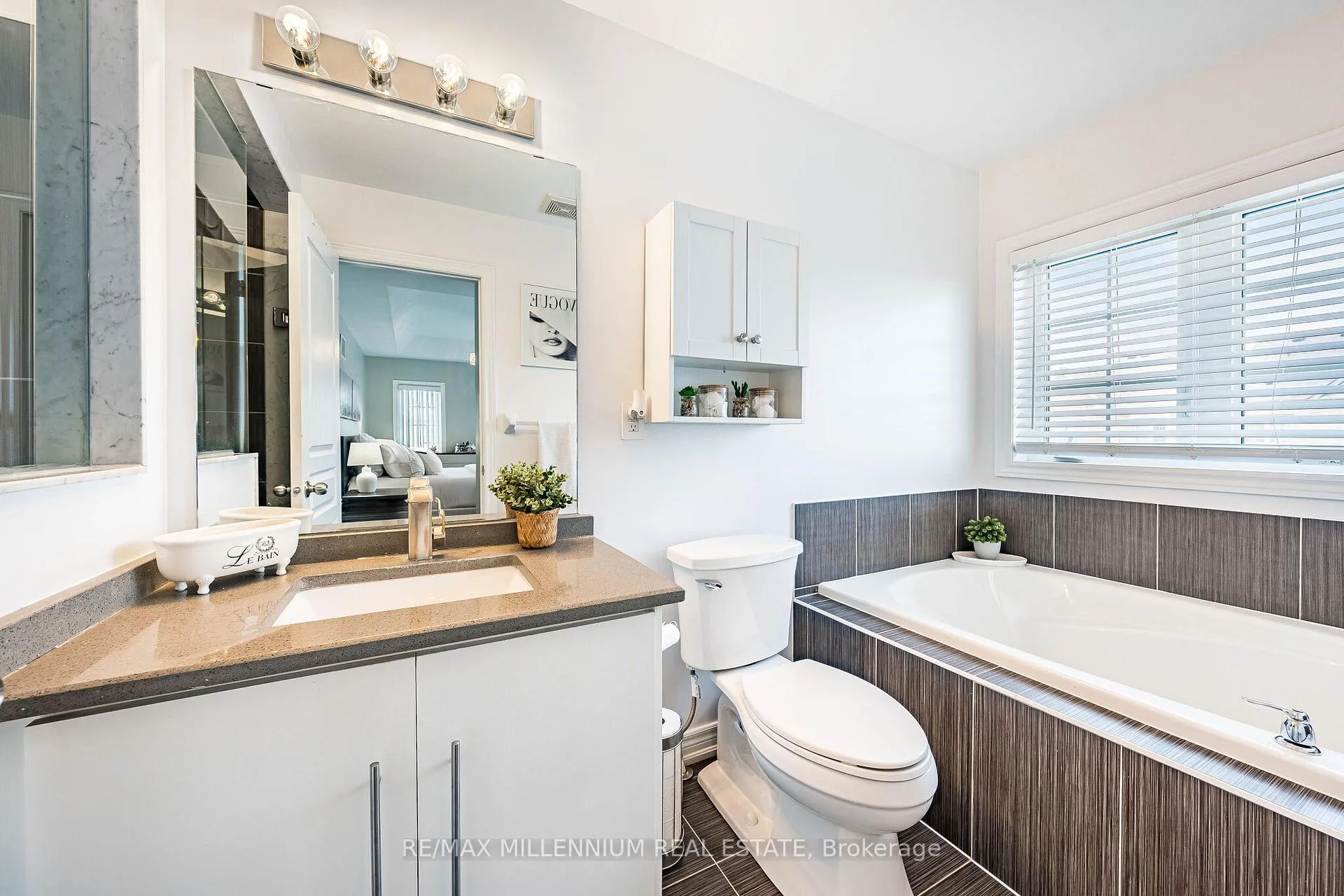 Photo 26 of 288 Barons Street, Vaughan, Kleinburg — HOMEH