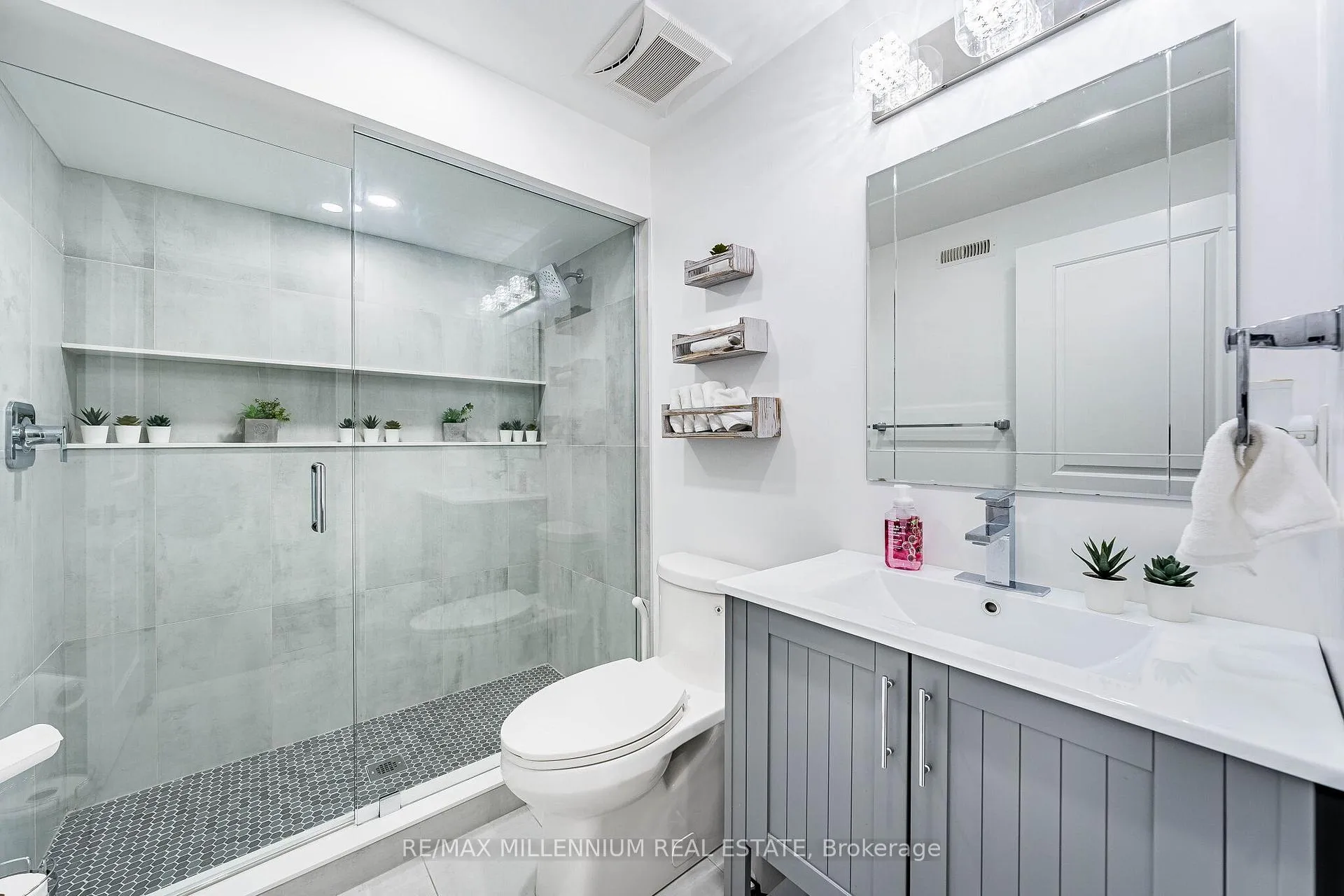 Photo 42 of 288 Barons Street, Vaughan, Kleinburg — HOMEH