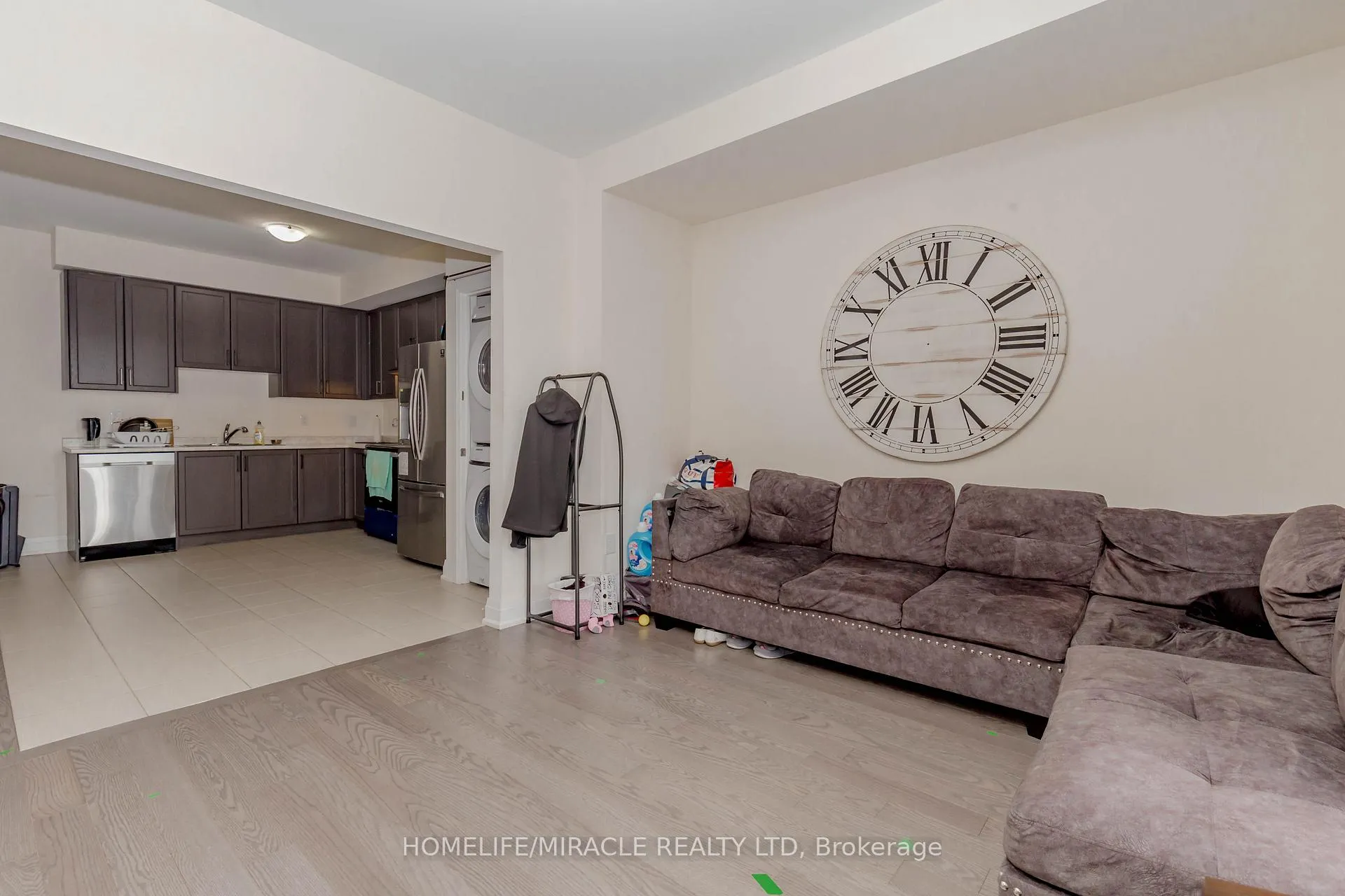 Photo 3 of 69 Allegro Drive, Brampton, Credit Valley — HOMEH