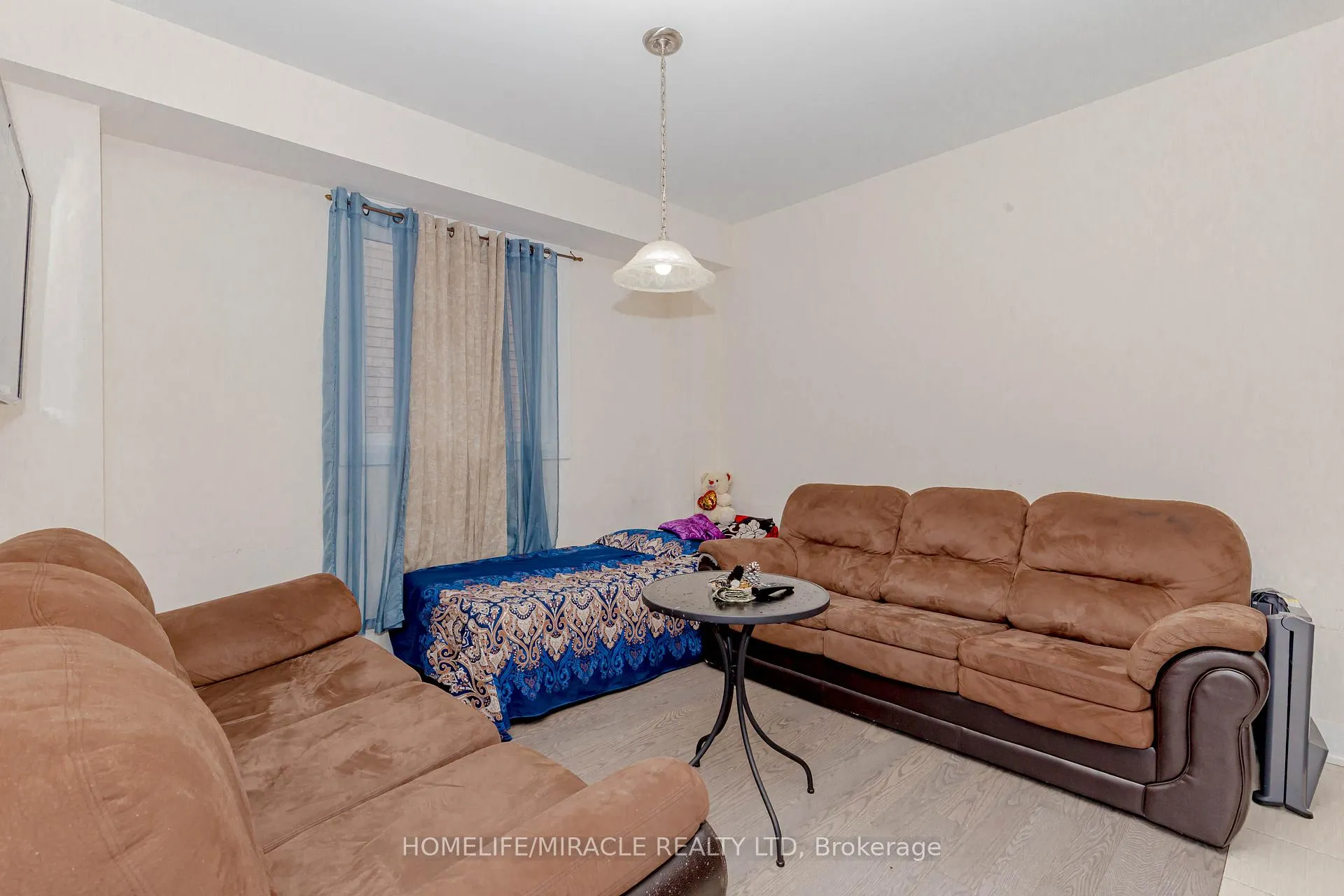 Photo 4 of 69 Allegro Drive, Brampton, Credit Valley — HOMEH