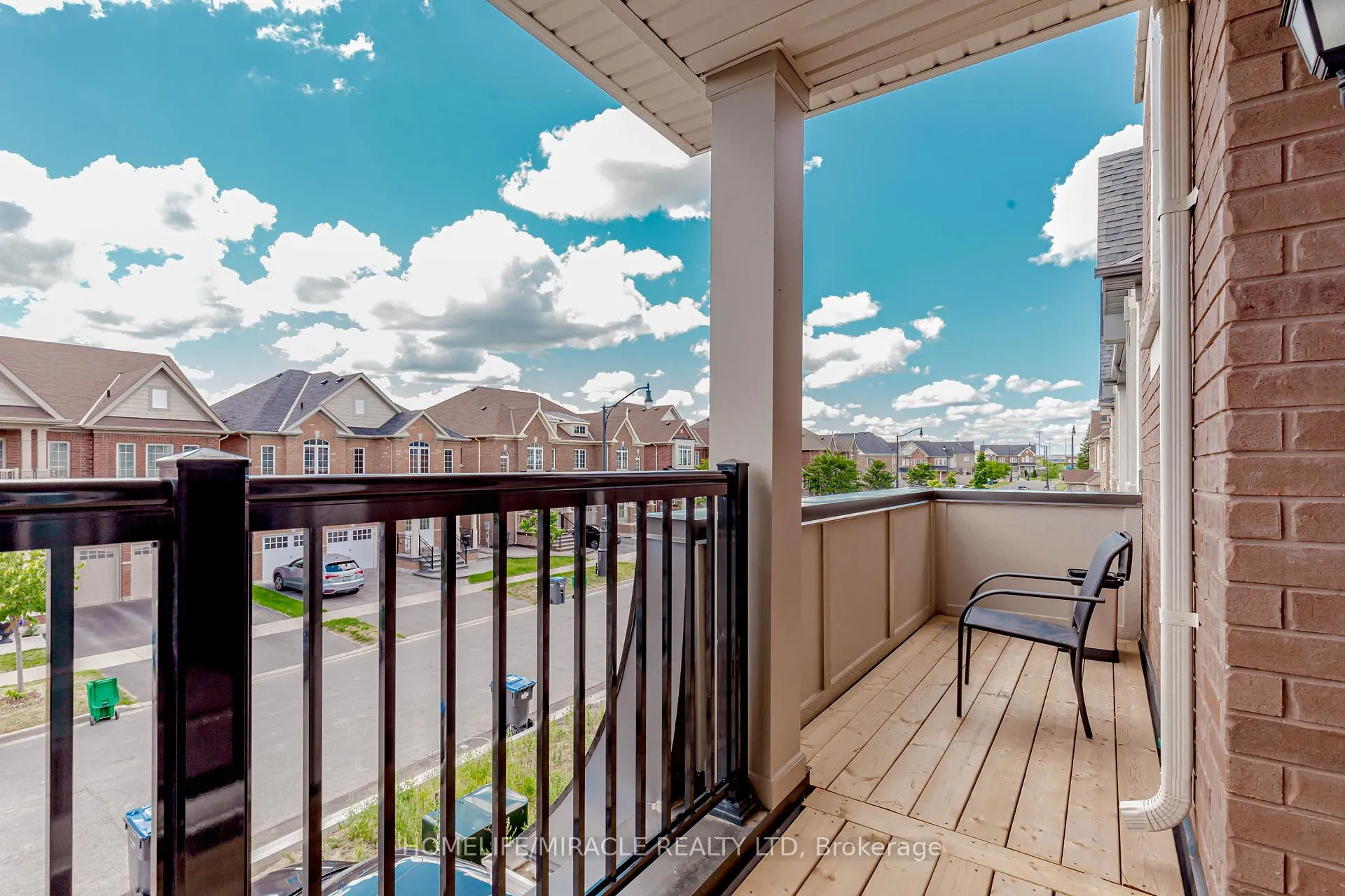 Photo 5 of 69 Allegro Drive, Brampton, Credit Valley — HOMEH