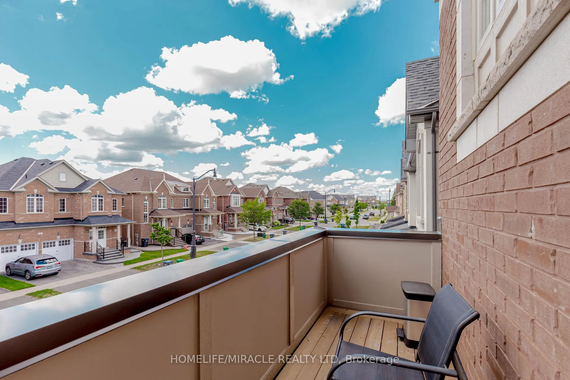 Photo 6 of 69 Allegro Drive, Brampton, Credit Valley — HOMEH