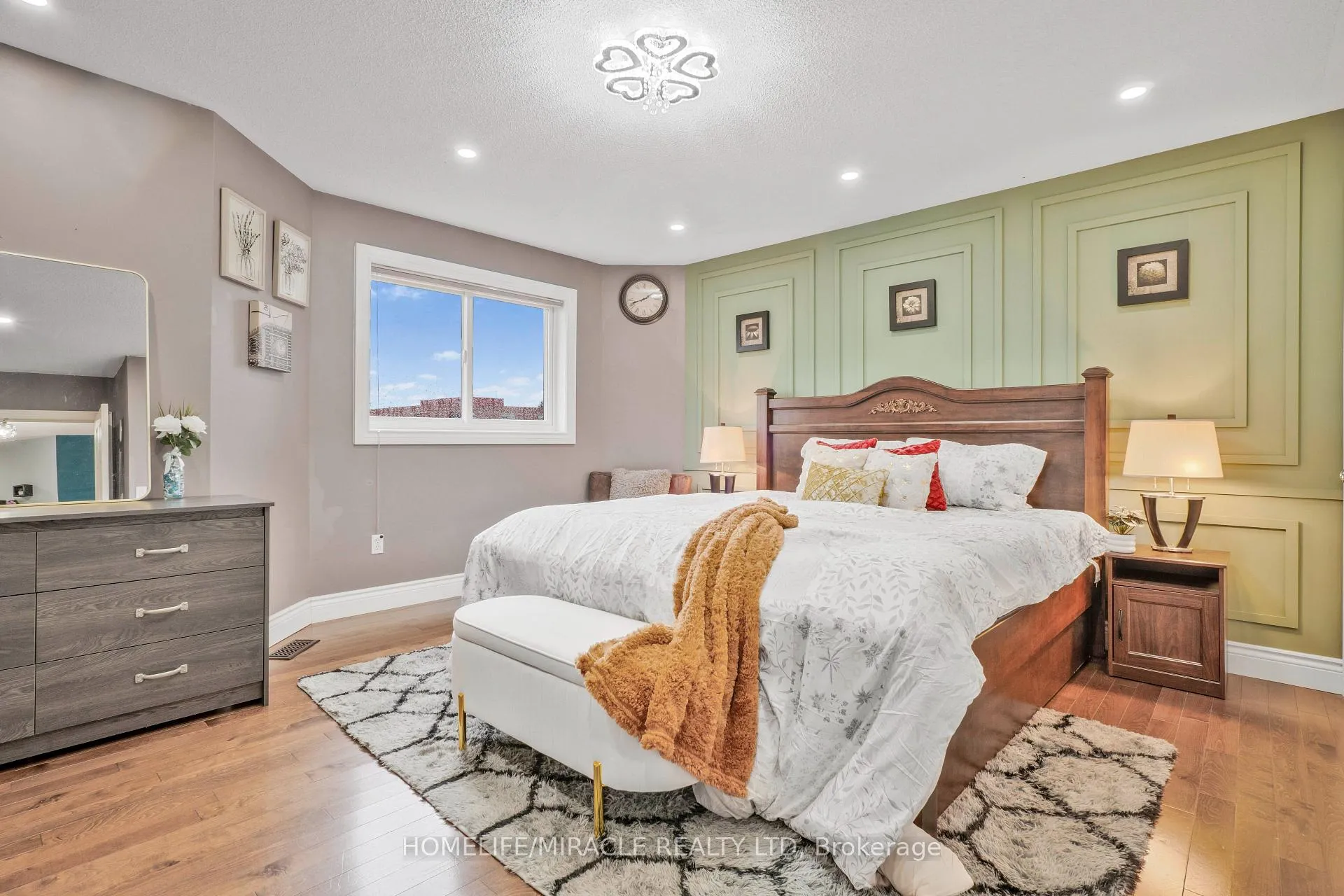 Photo 25 of 33 Auburn Lane, Clarington, Courtice — HOMEH