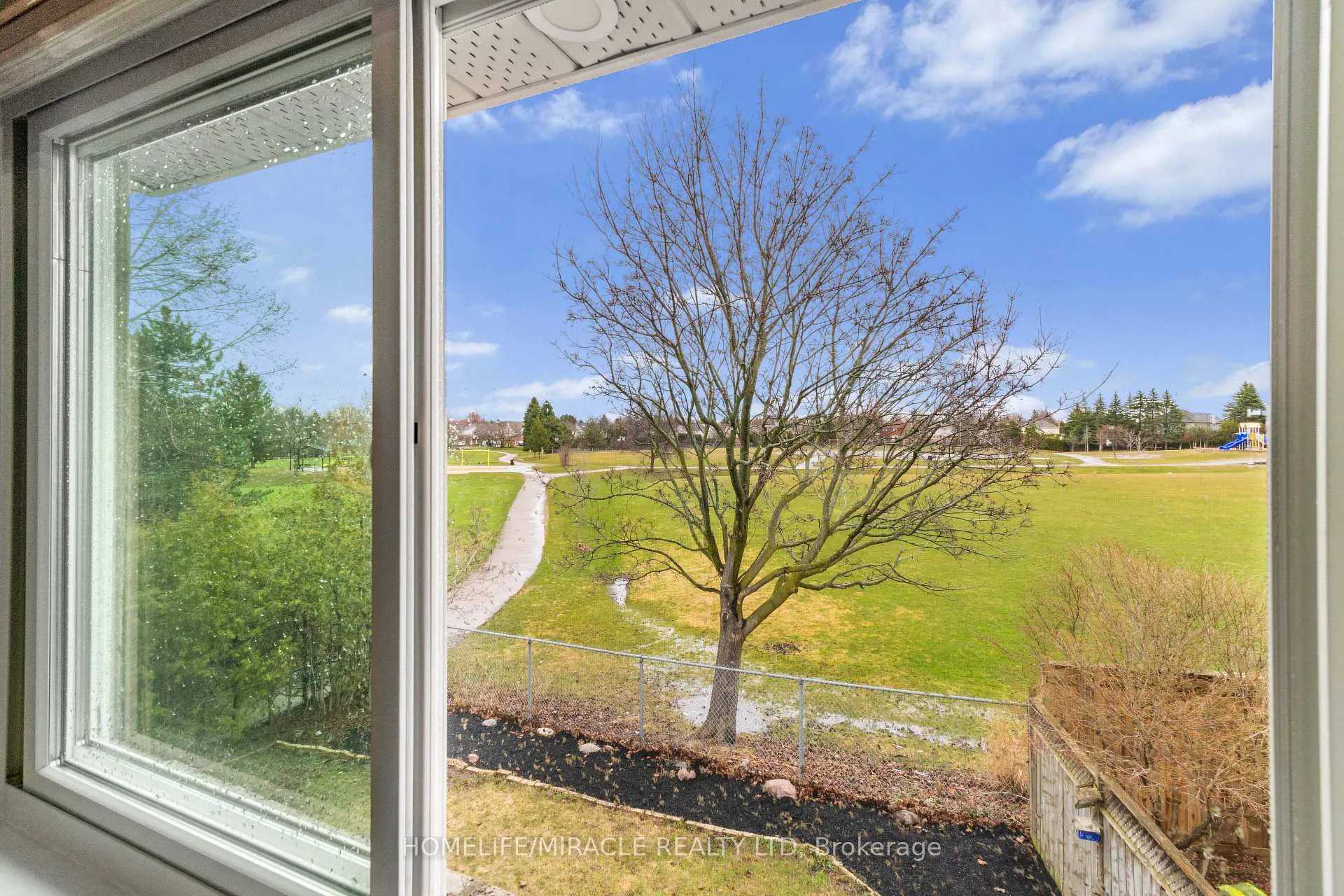 Photo 26 of 33 Auburn Lane, Clarington, Courtice — HOMEH