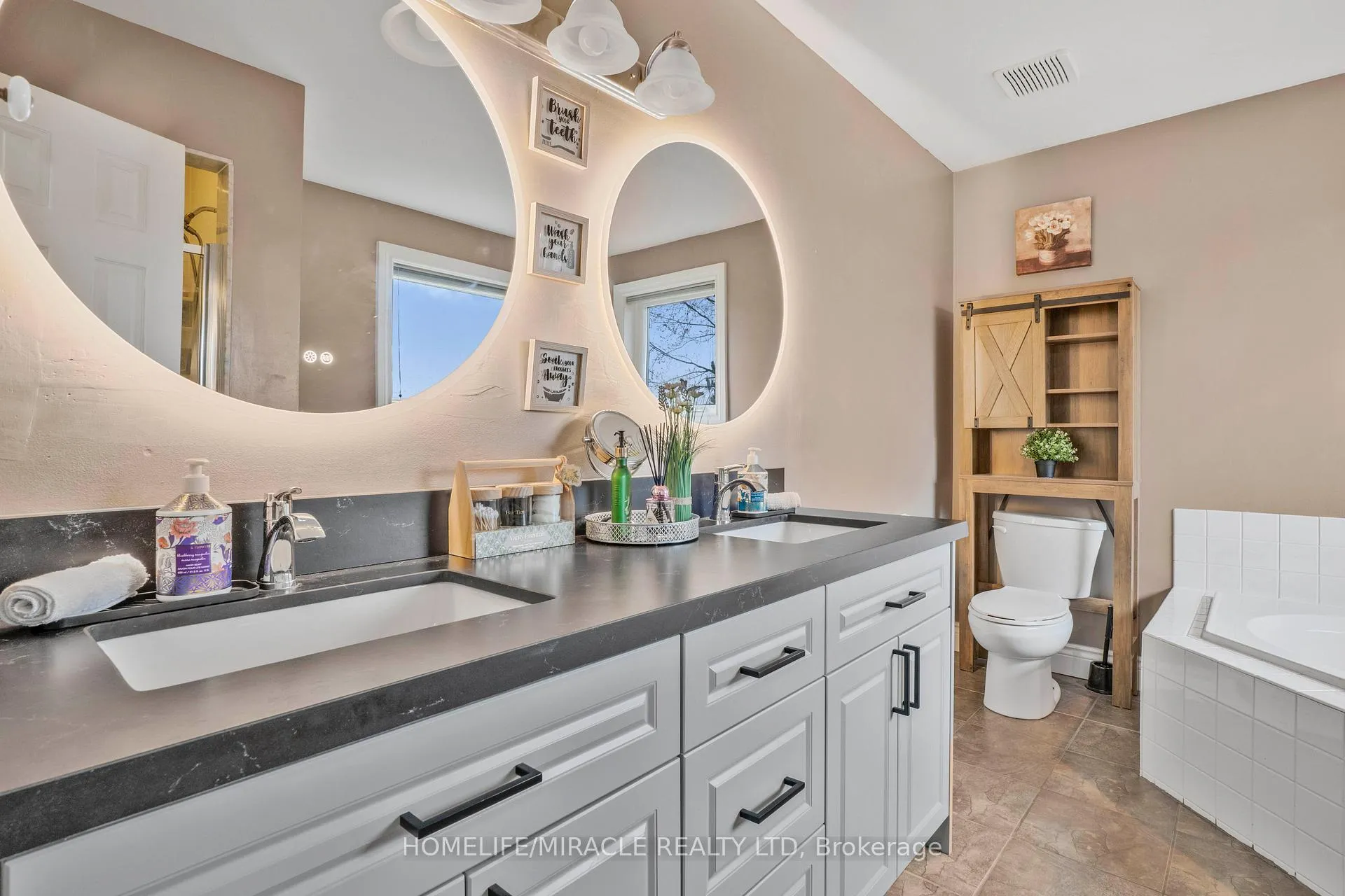 Photo 29 of 33 Auburn Lane, Clarington, Courtice — HOMEH