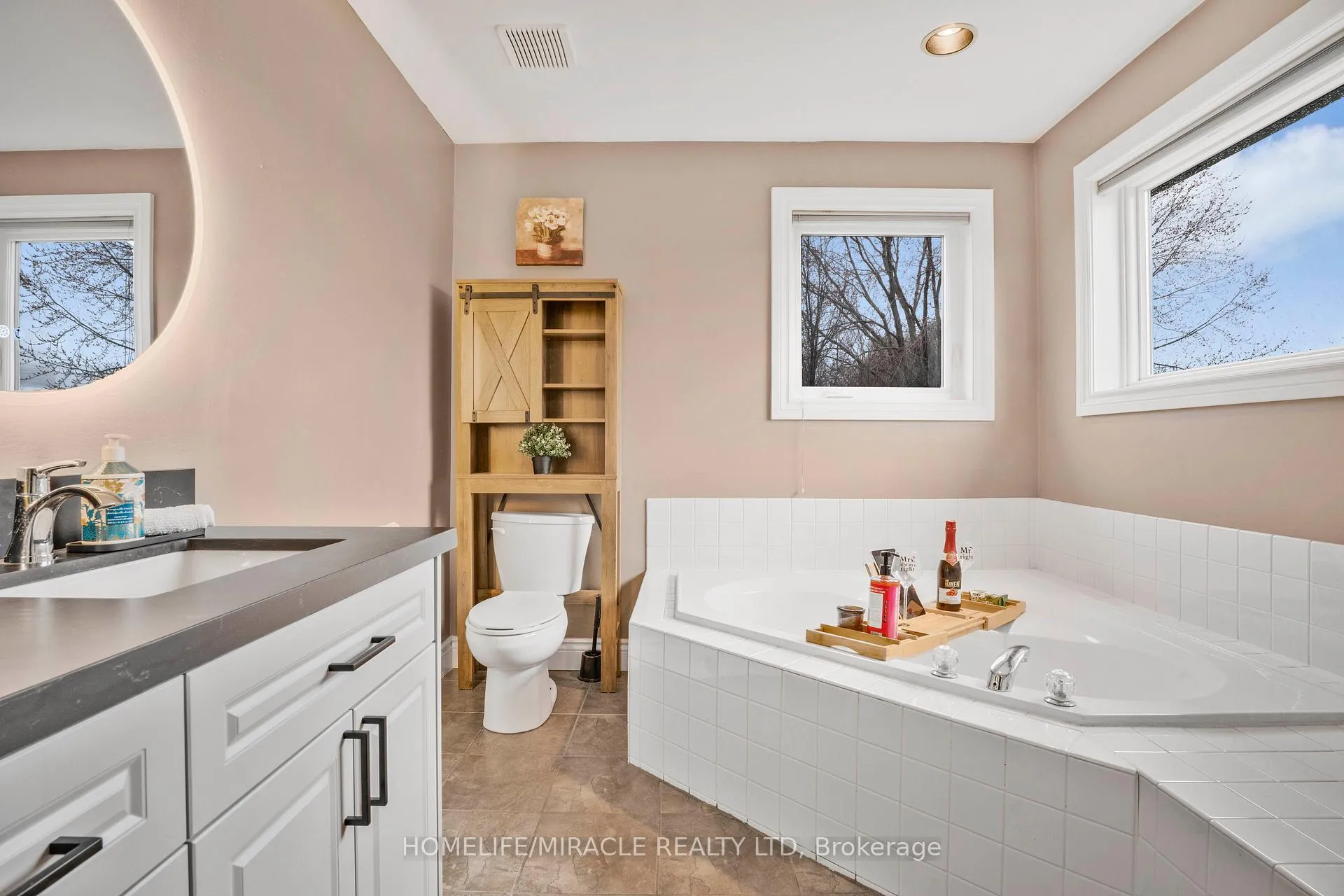 Photo 30 of 33 Auburn Lane, Clarington, Courtice — HOMEH
