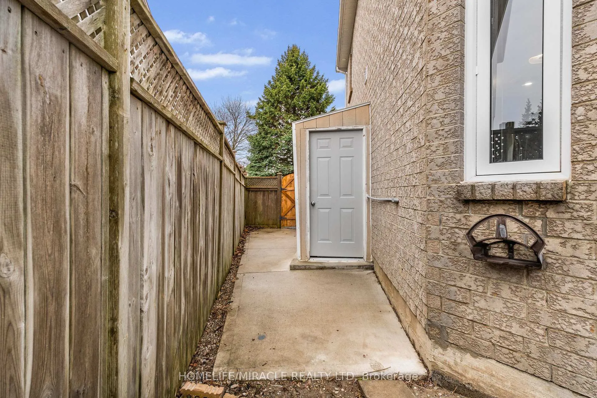 Photo 35 of 33 Auburn Lane, Clarington, Courtice — HOMEH