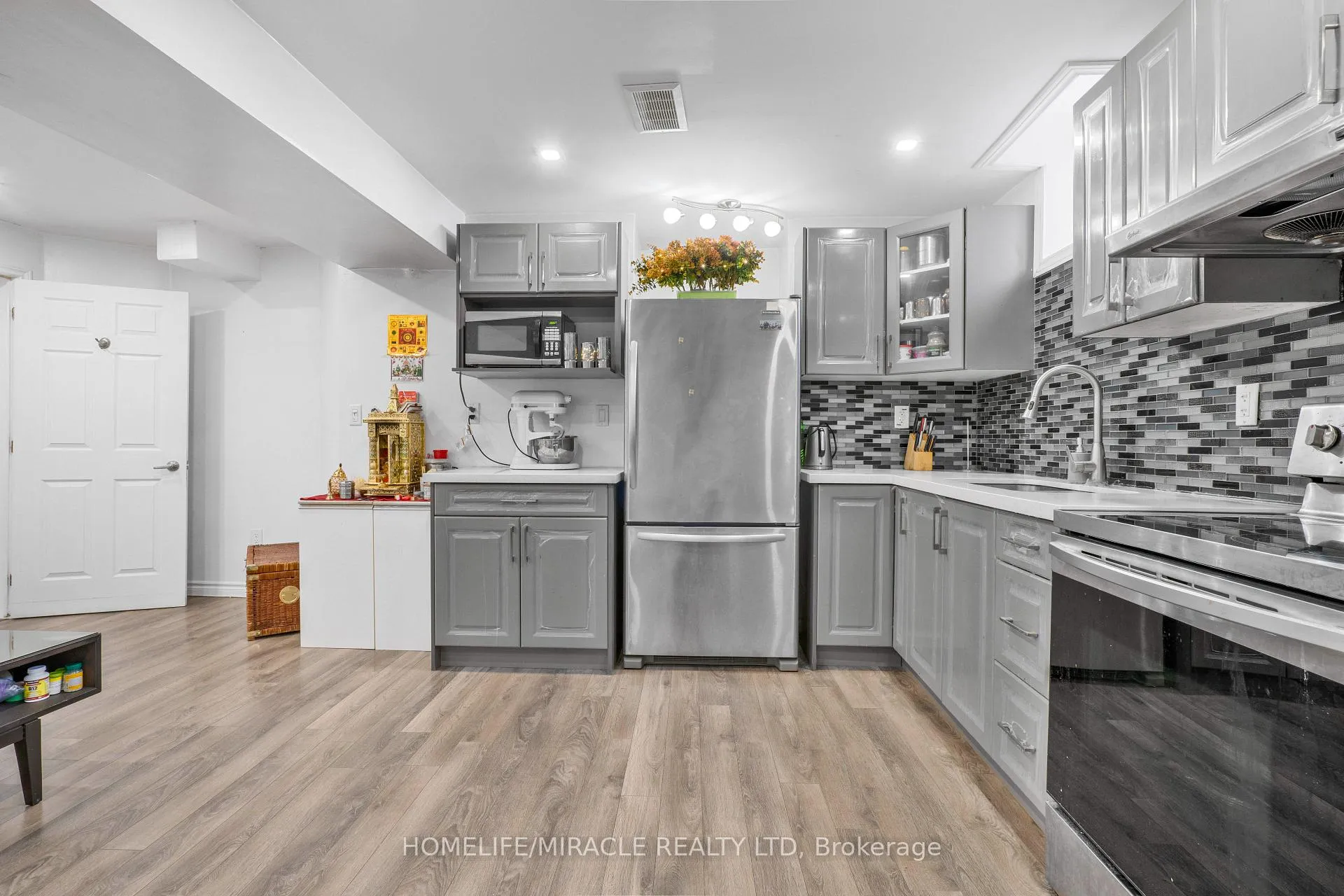 Photo 40 of 33 Auburn Lane, Clarington, Courtice — HOMEH