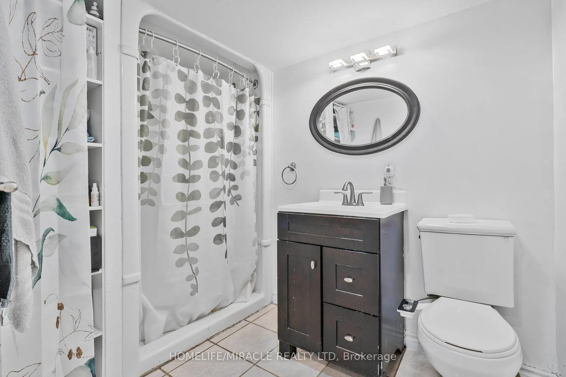 Photo 42 of 33 Auburn Lane, Clarington, Courtice — HOMEH