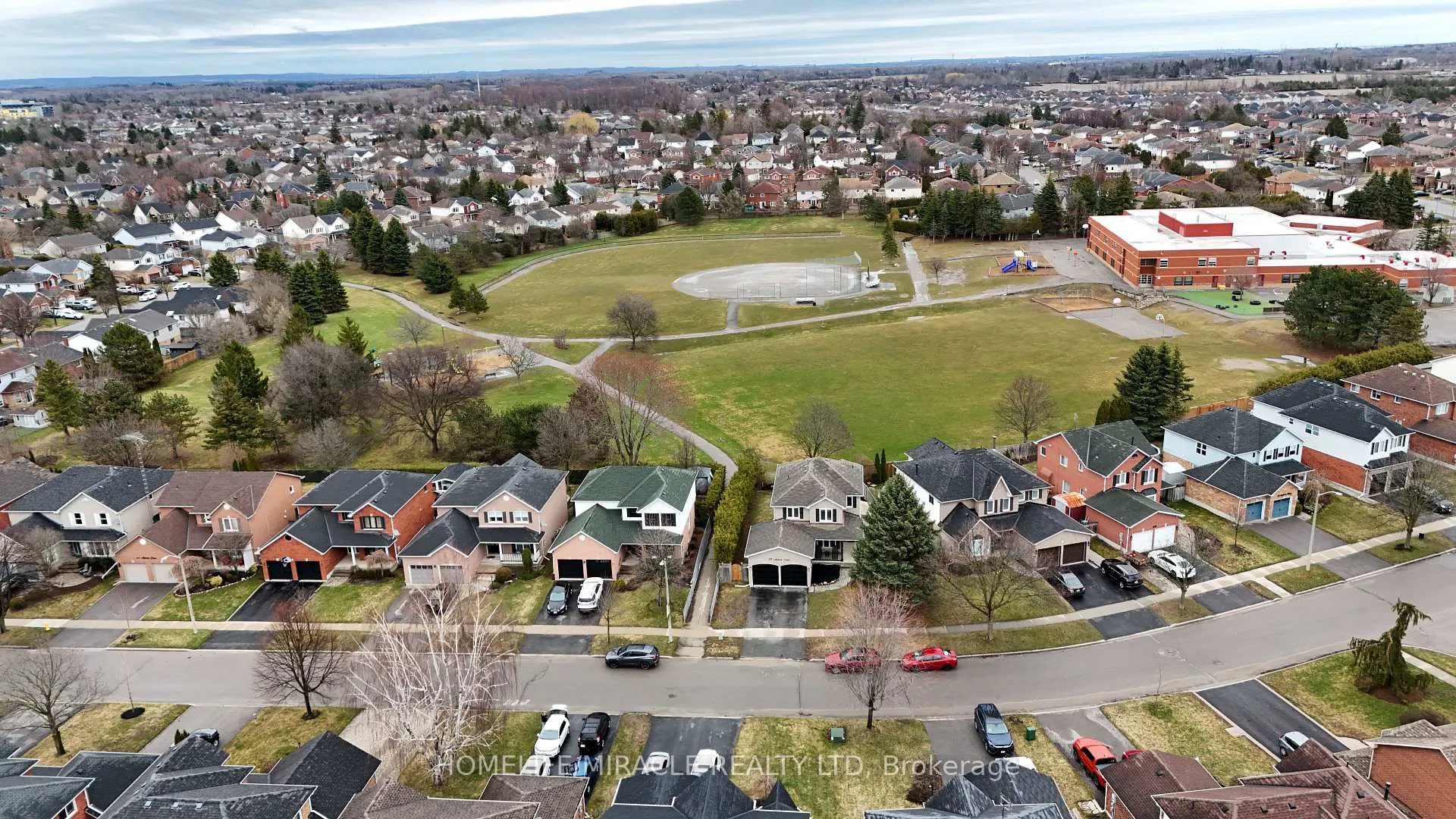 Photo 49 of 33 Auburn Lane, Clarington, Courtice — HOMEH