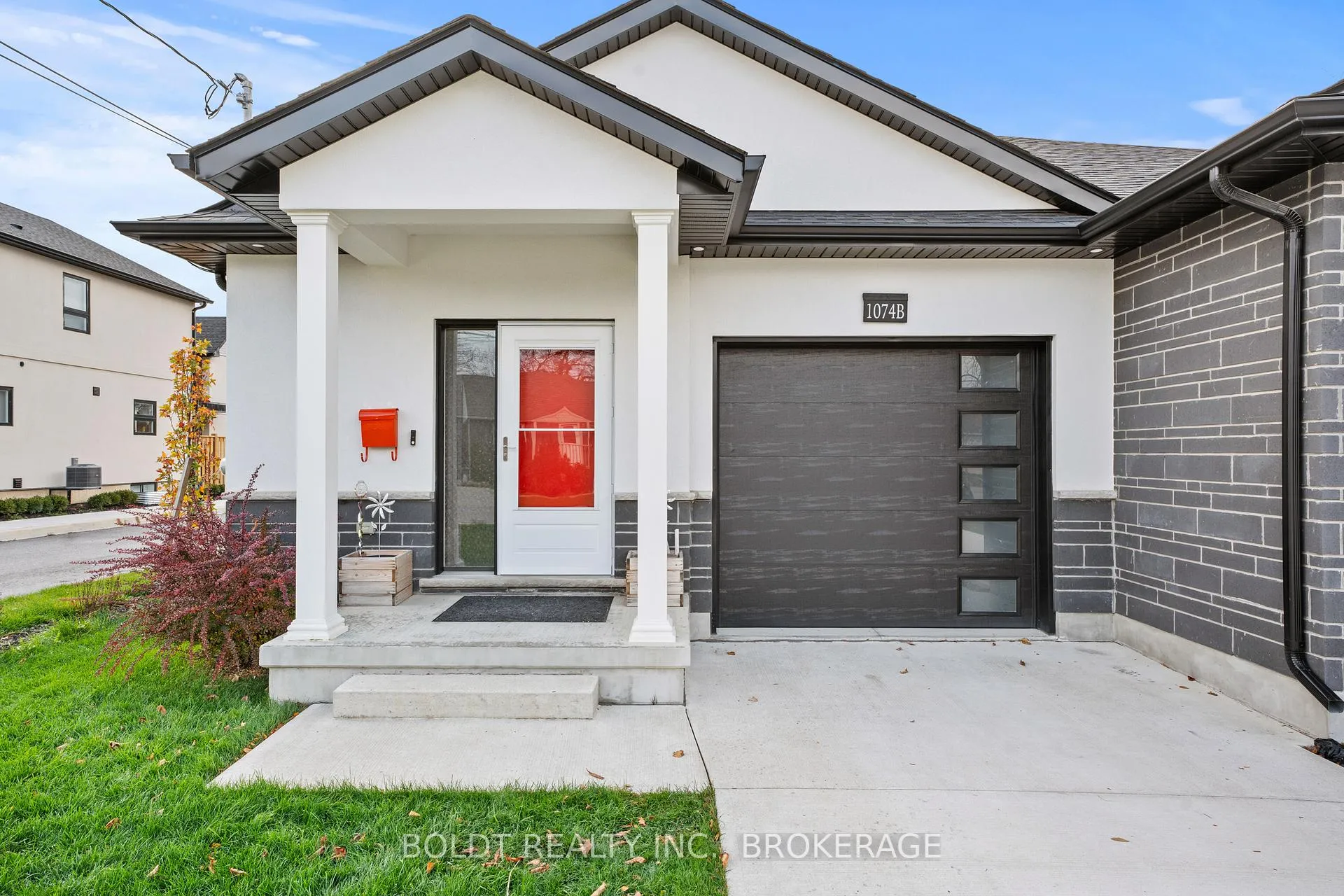 Photo 1 of 1074B Vansickle Road N, St. Catharines, Grapeview — HOMEH