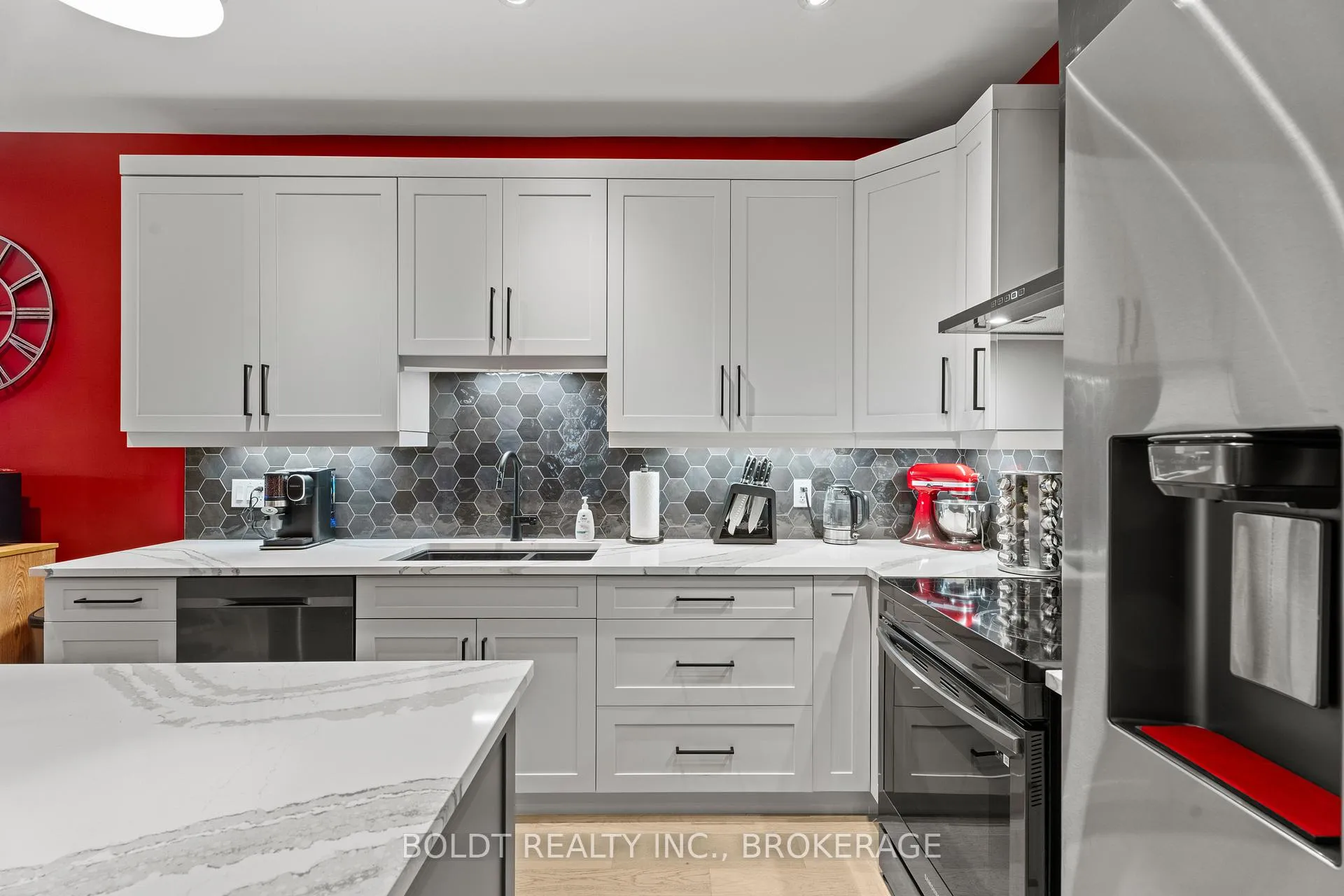 Photo 10 of 1074B Vansickle Road N, St. Catharines, Grapeview — HOMEH