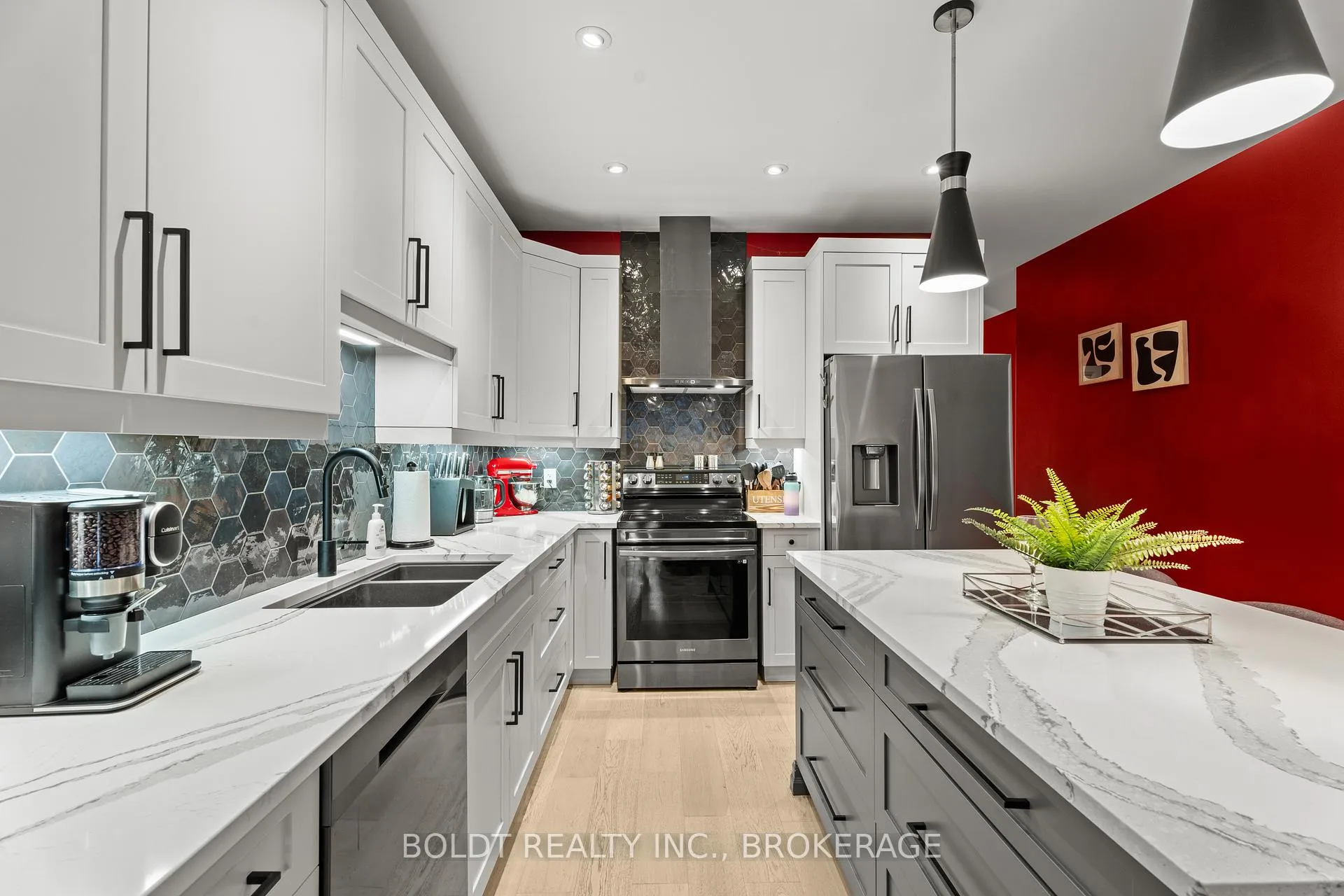 Photo 11 of 1074B Vansickle Road N, St. Catharines, Grapeview — HOMEH