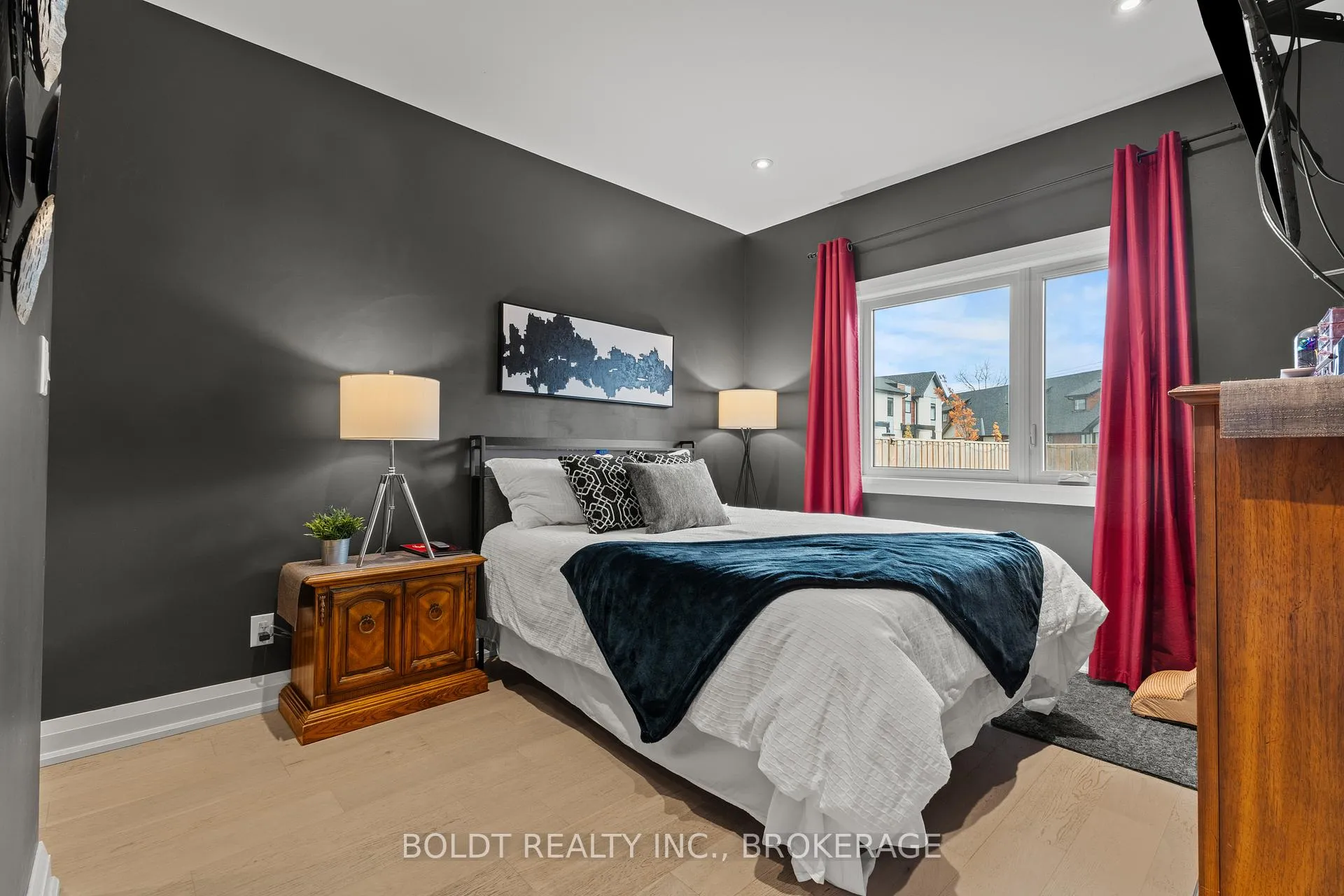 Photo 18 of 1074B Vansickle Road N, St. Catharines, Grapeview — HOMEH