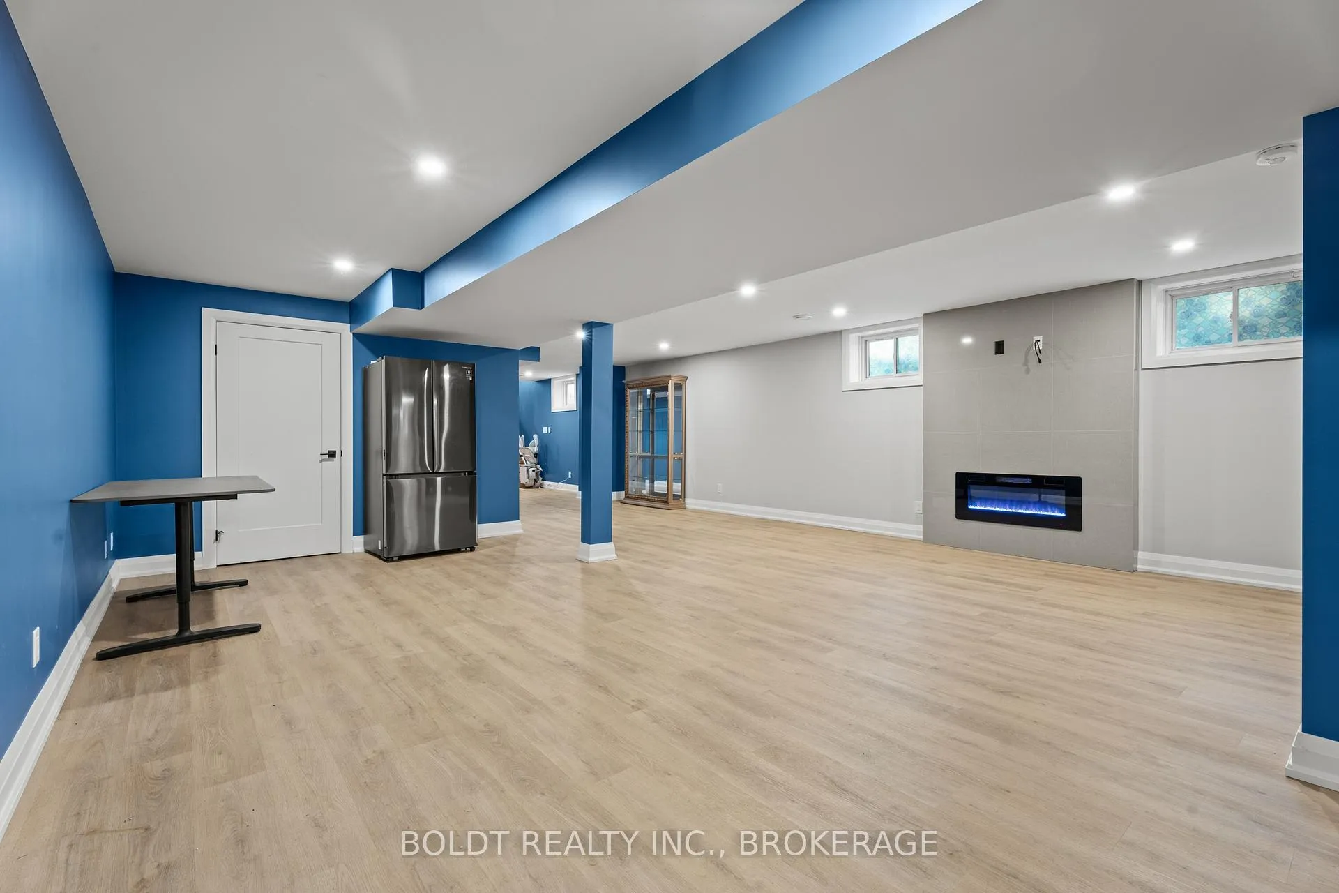 Photo 25 of 1074B Vansickle Road N, St. Catharines, Grapeview — HOMEH