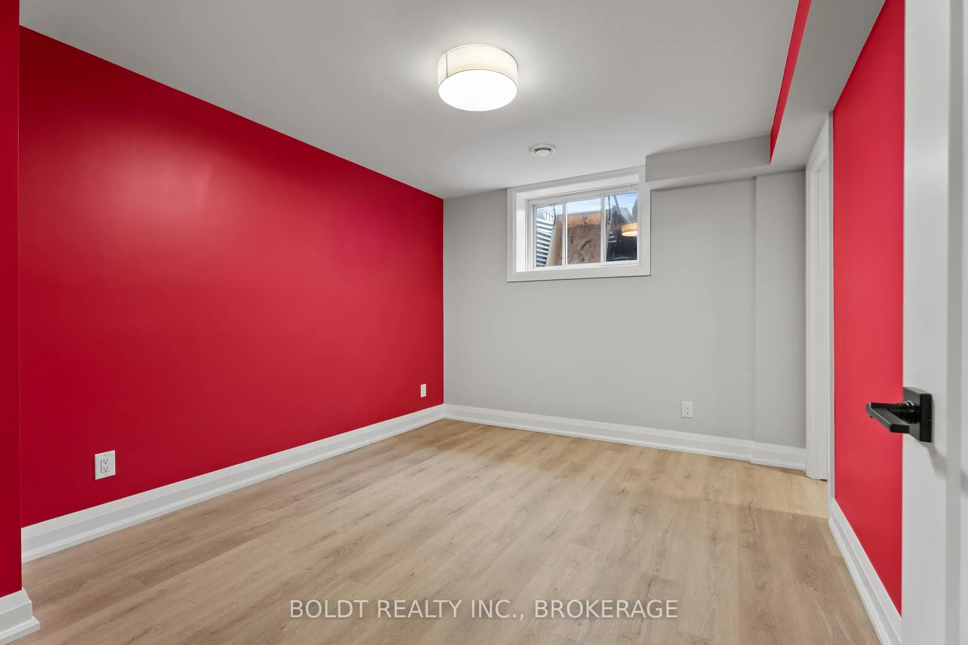 Photo 27 of 1074B Vansickle Road N, St. Catharines, Grapeview — HOMEH