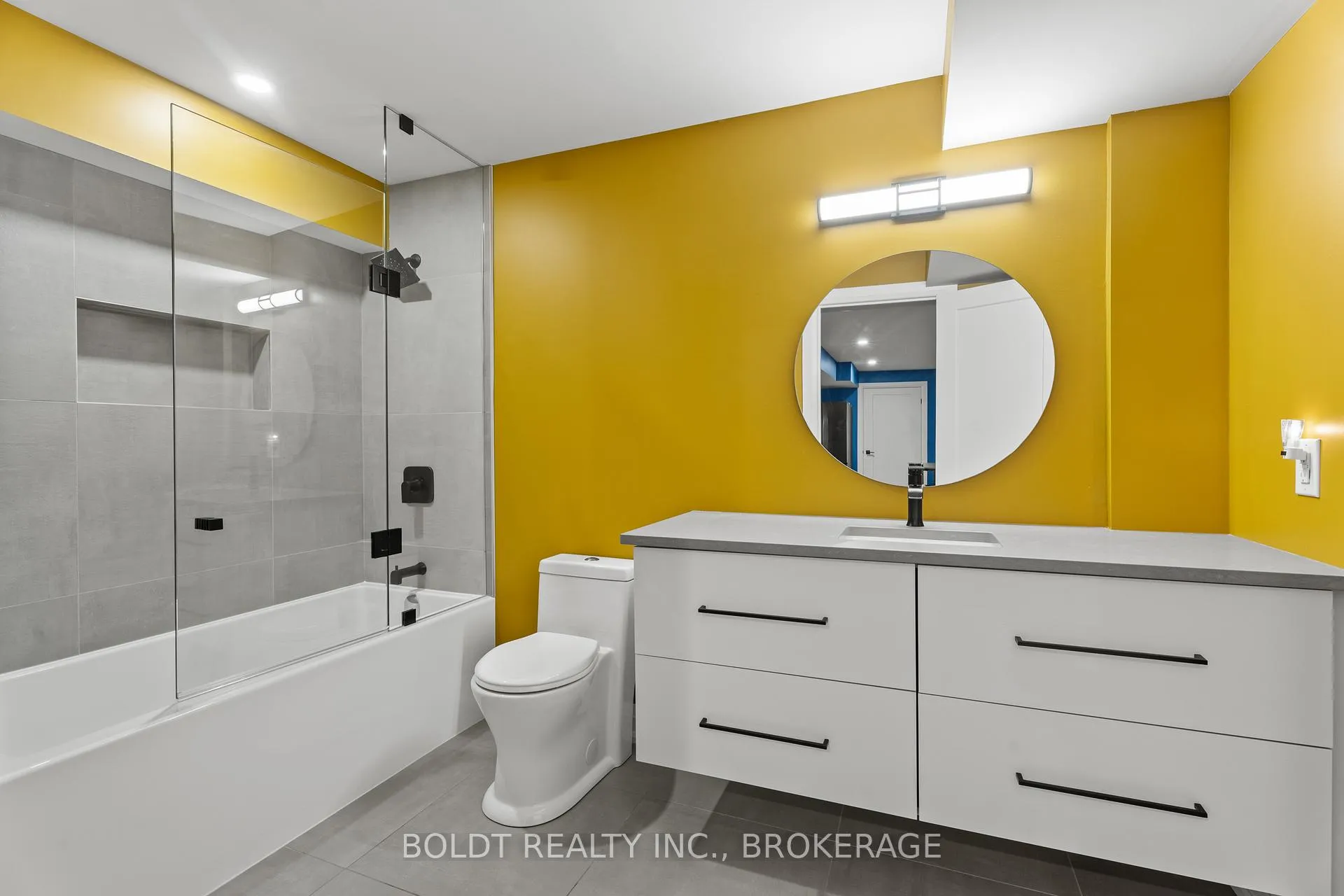 Photo 30 of 1074B Vansickle Road N, St. Catharines, Grapeview — HOMEH