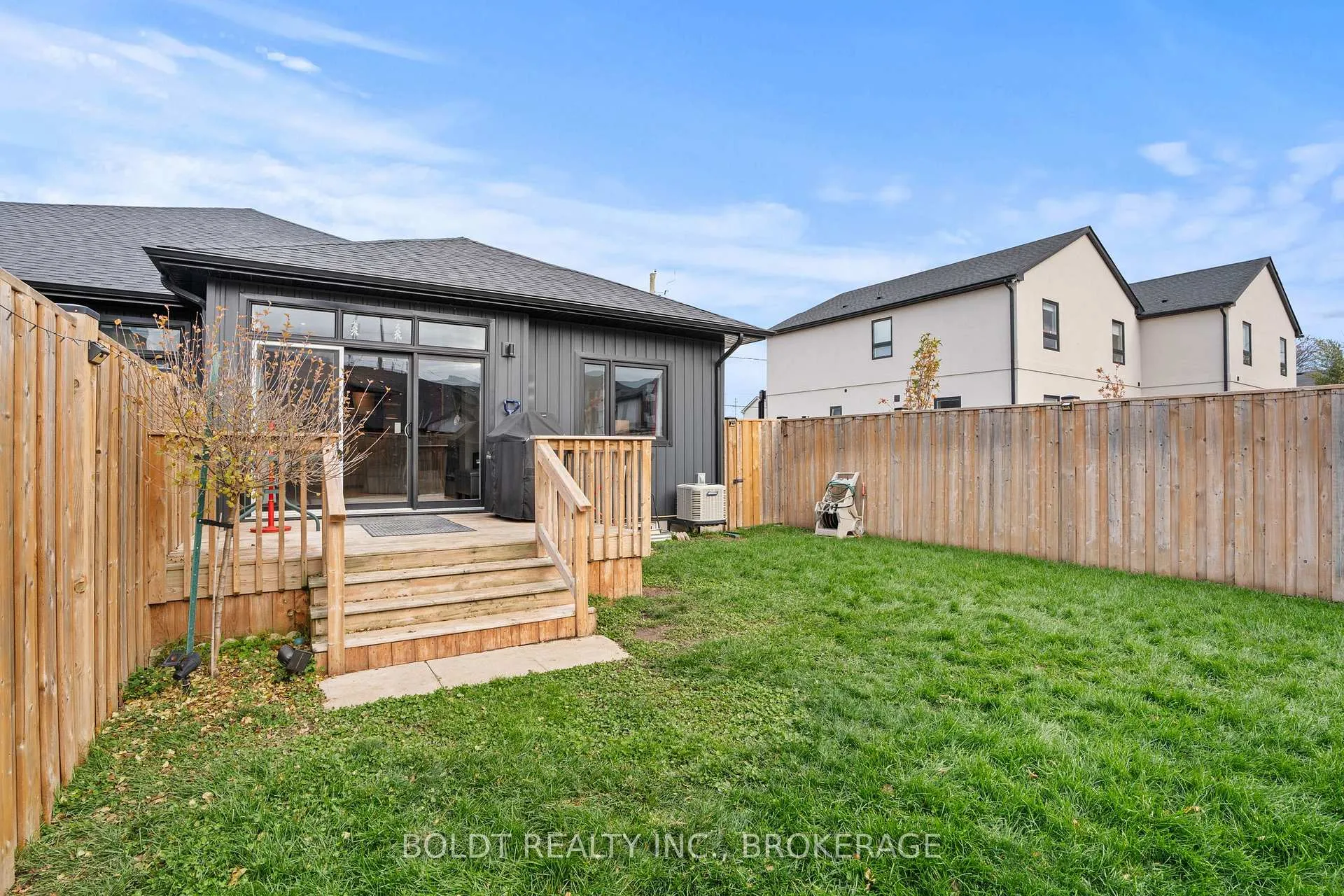 Photo 35 of 1074B Vansickle Road N, St. Catharines, Grapeview — HOMEH