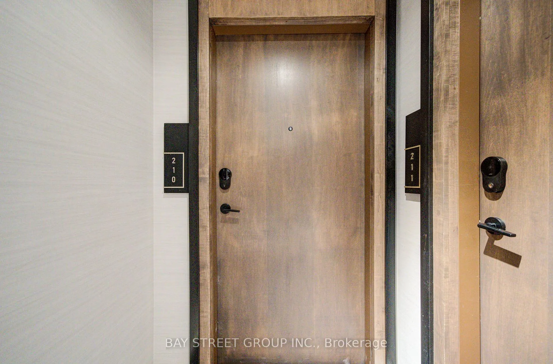 Photo 3 of Unit 210, 120 Eagle Rock Way, Vaughan, Rural Vaughan — HOMEH