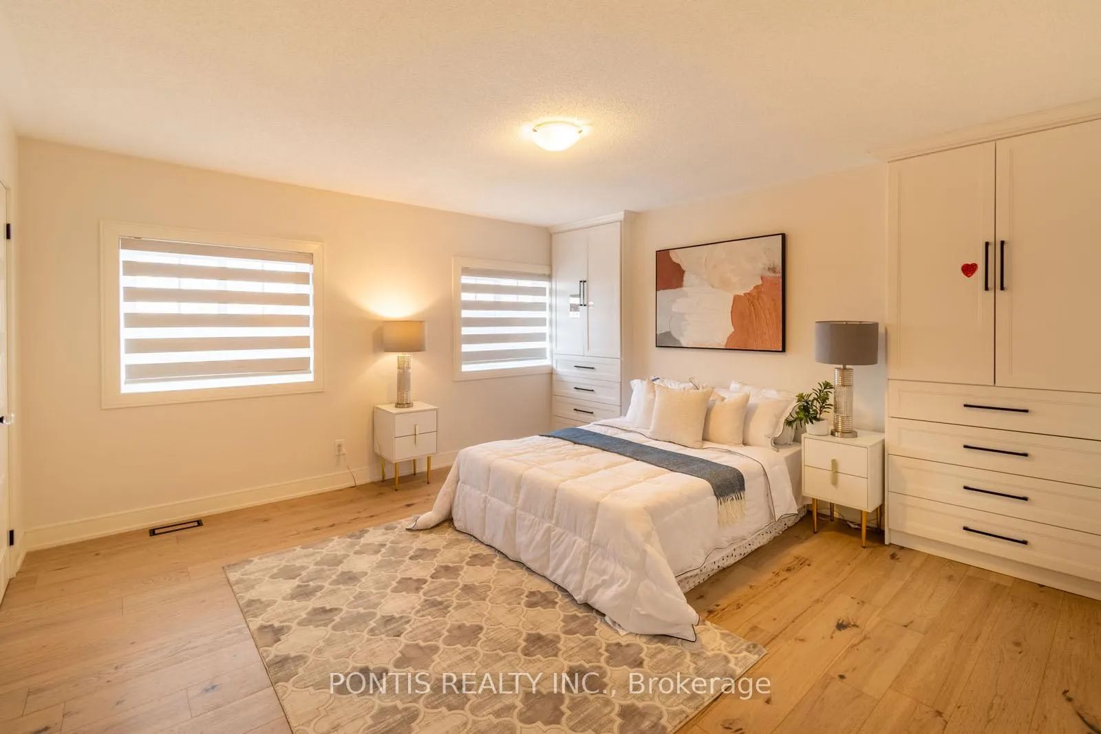 Photo 26 of 38 Kempenfelt Drive, Barrie, City Centre — HOMEH