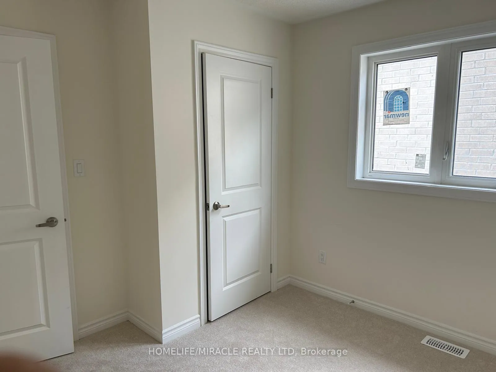 Photo 3 of 2547 Hibiscus Drive, Pickering, Rural Pickering — HOMEH