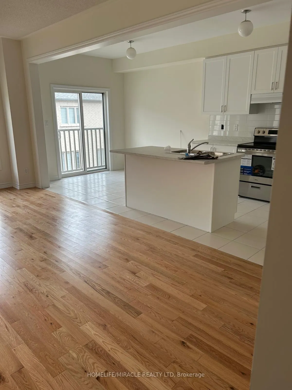 Photo 7 of 2547 Hibiscus Drive, Pickering, Rural Pickering — HOMEH