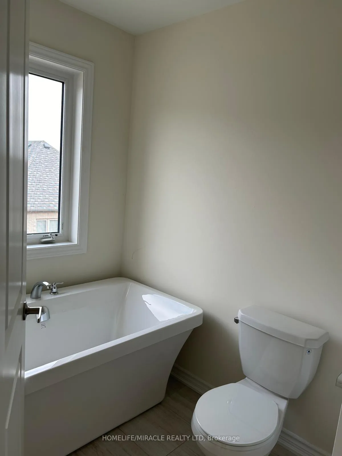 Photo 11 of 2547 Hibiscus Drive, Pickering, Rural Pickering — HOMEH