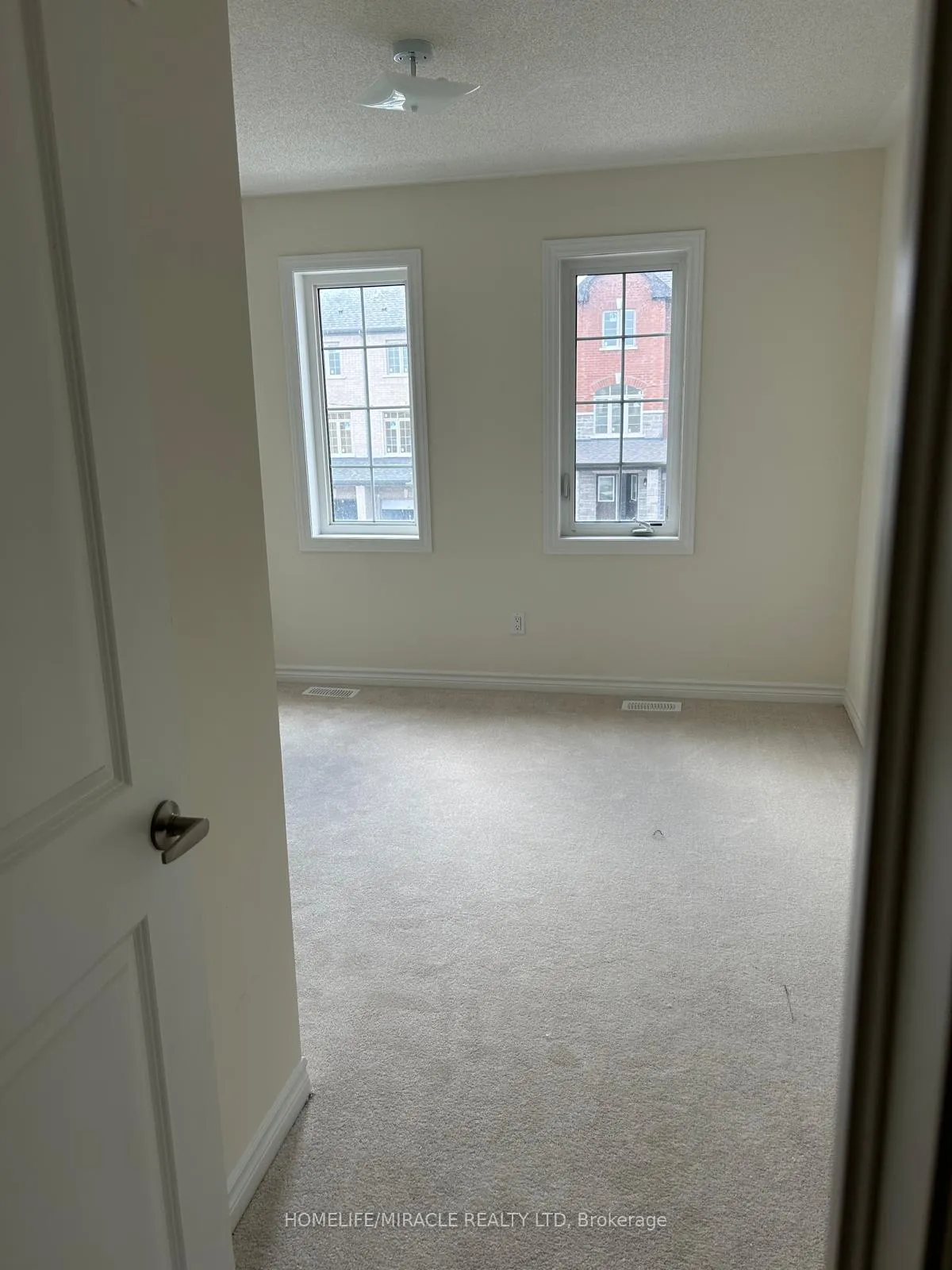 Photo 14 of 2547 Hibiscus Drive, Pickering, Rural Pickering — HOMEH