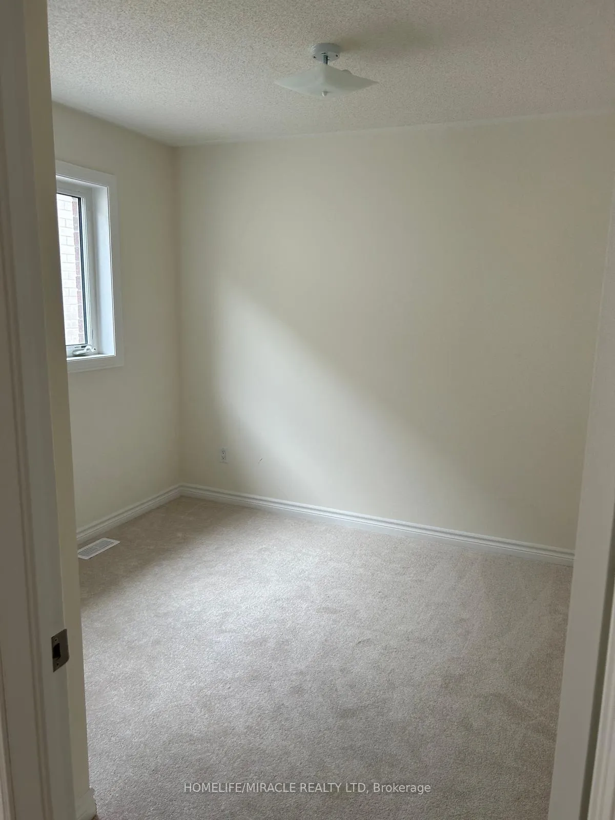 Photo 16 of 2547 Hibiscus Drive, Pickering, Rural Pickering — HOMEH