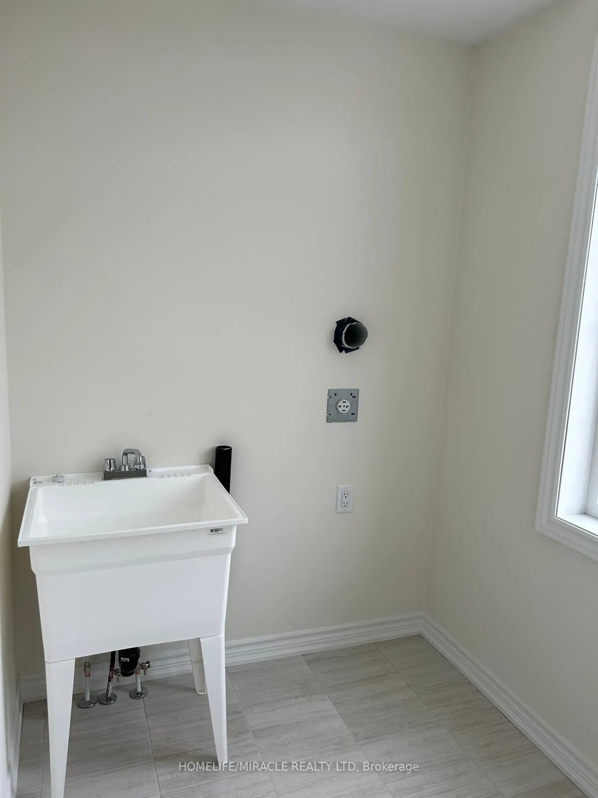 Photo 21 of 2547 Hibiscus Drive, Pickering, Rural Pickering — HOMEH
