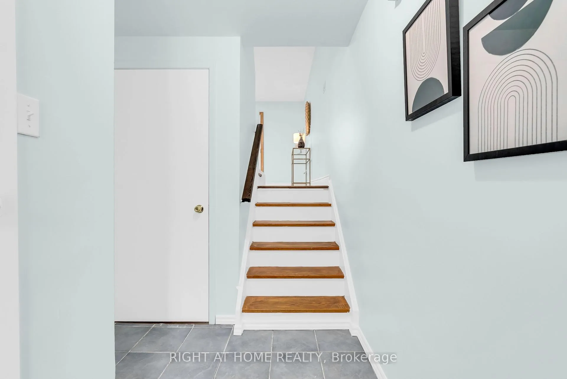 Photo 5 of 56 Eden Park Drive, Brampton, Southgate — HOMEH