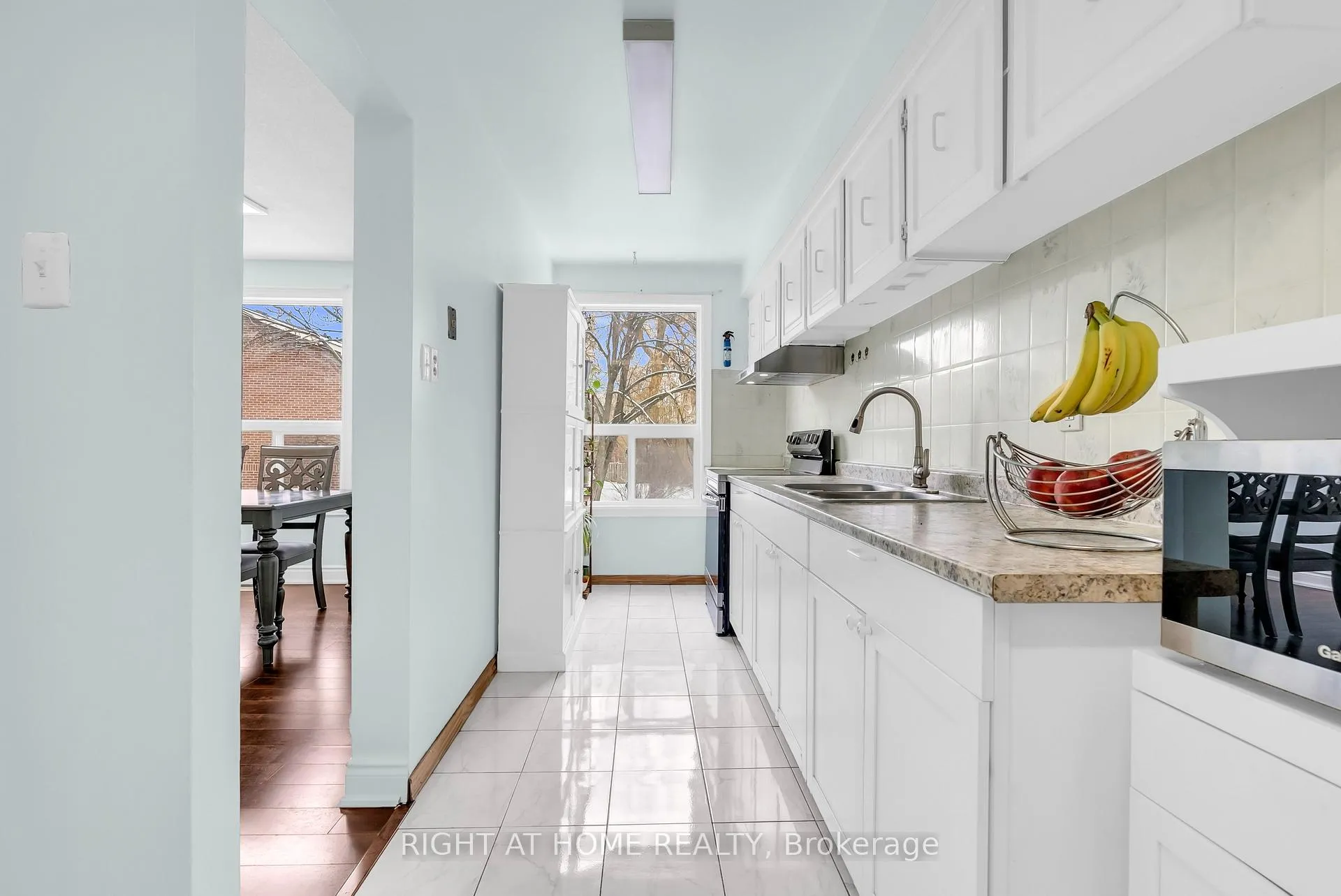 Photo 15 of 56 Eden Park Drive, Brampton, Southgate — HOMEH