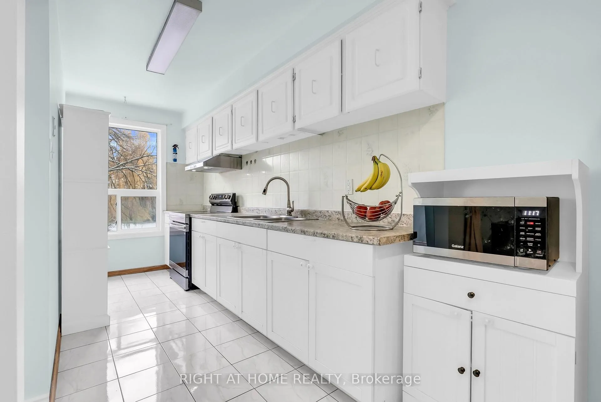 Photo 16 of 56 Eden Park Drive, Brampton, Southgate — HOMEH