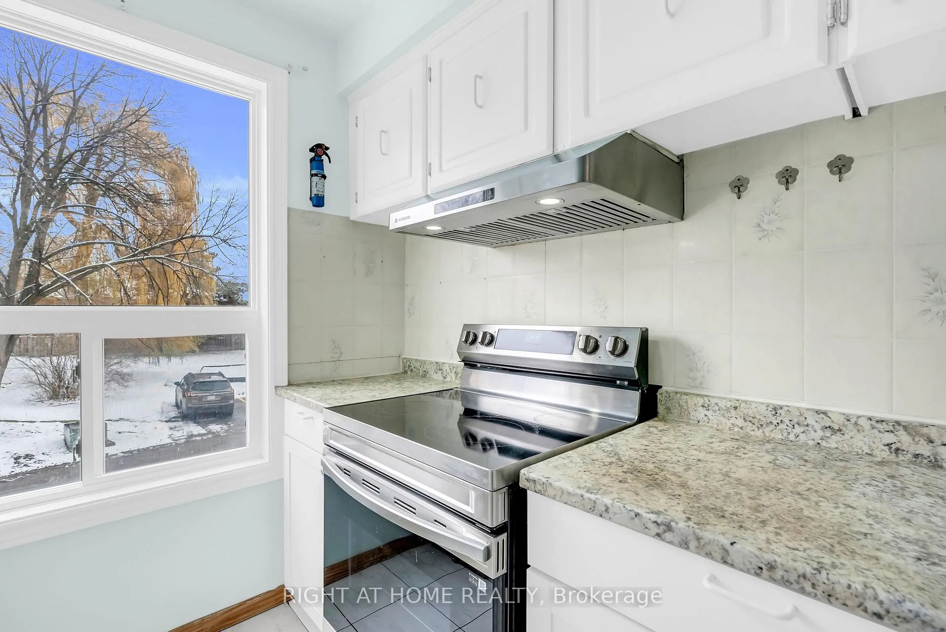 Photo 17 of 56 Eden Park Drive, Brampton, Southgate — HOMEH