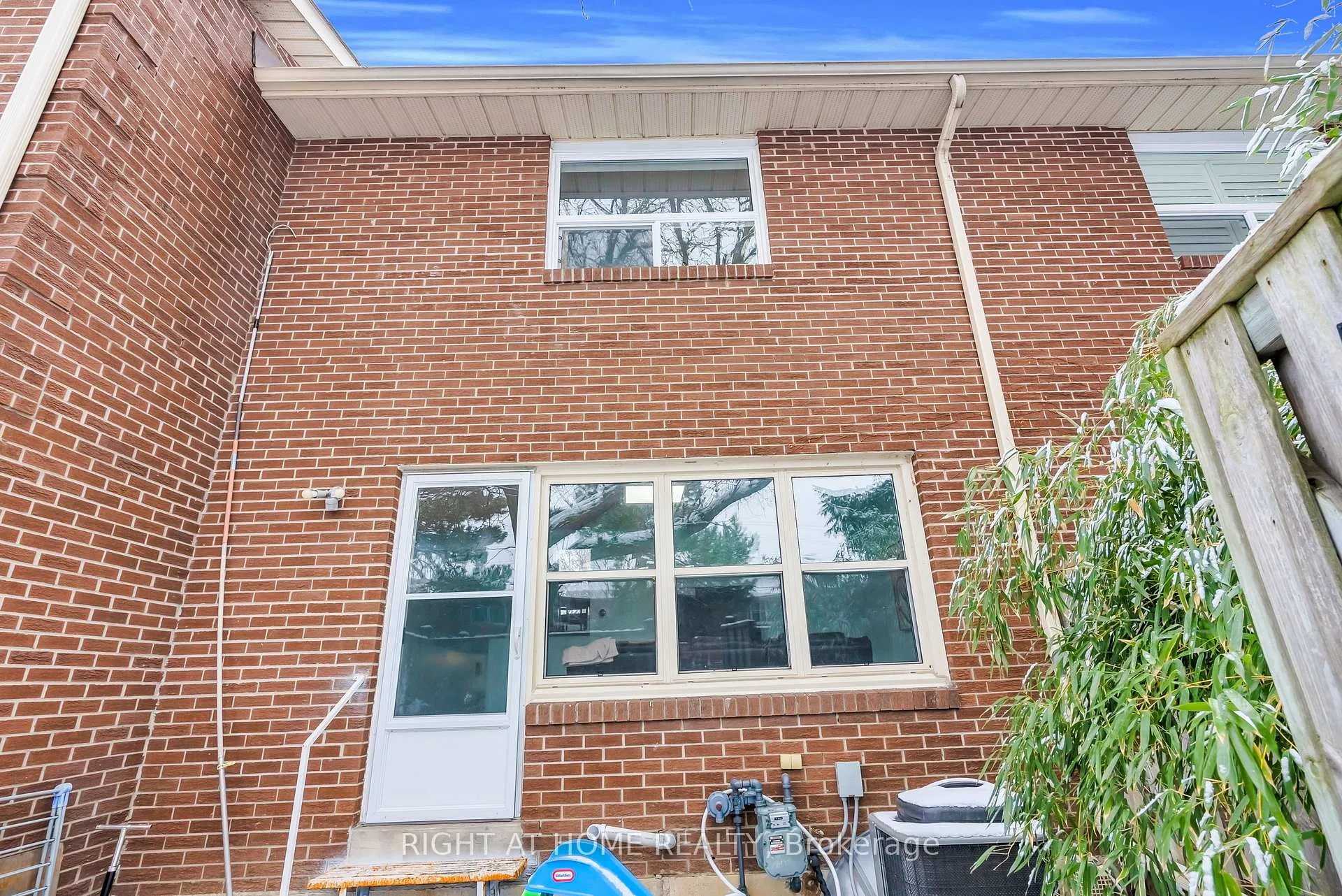 Photo 36 of 56 Eden Park Drive, Brampton, Southgate — HOMEH