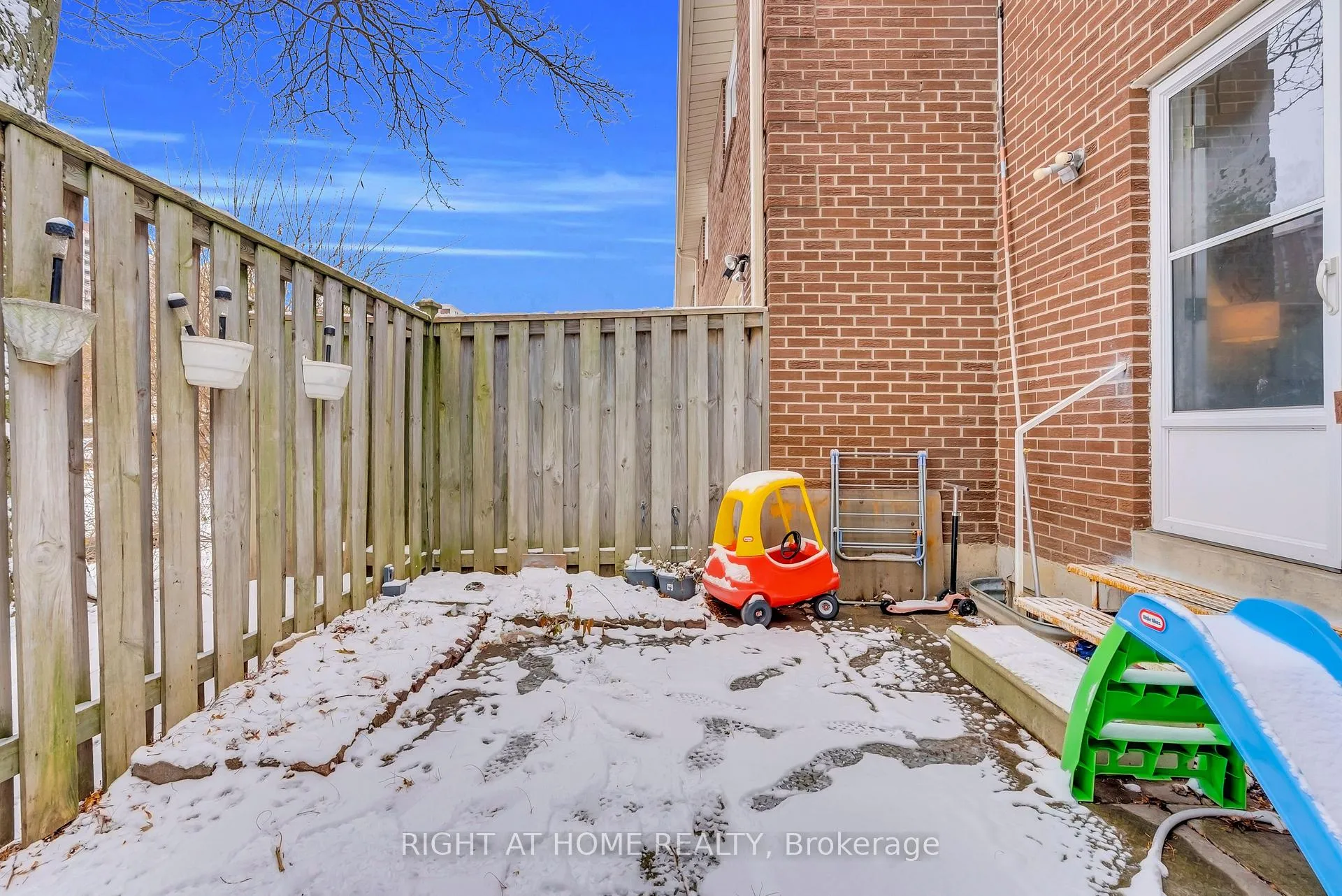 Photo 37 of 56 Eden Park Drive, Brampton, Southgate — HOMEH