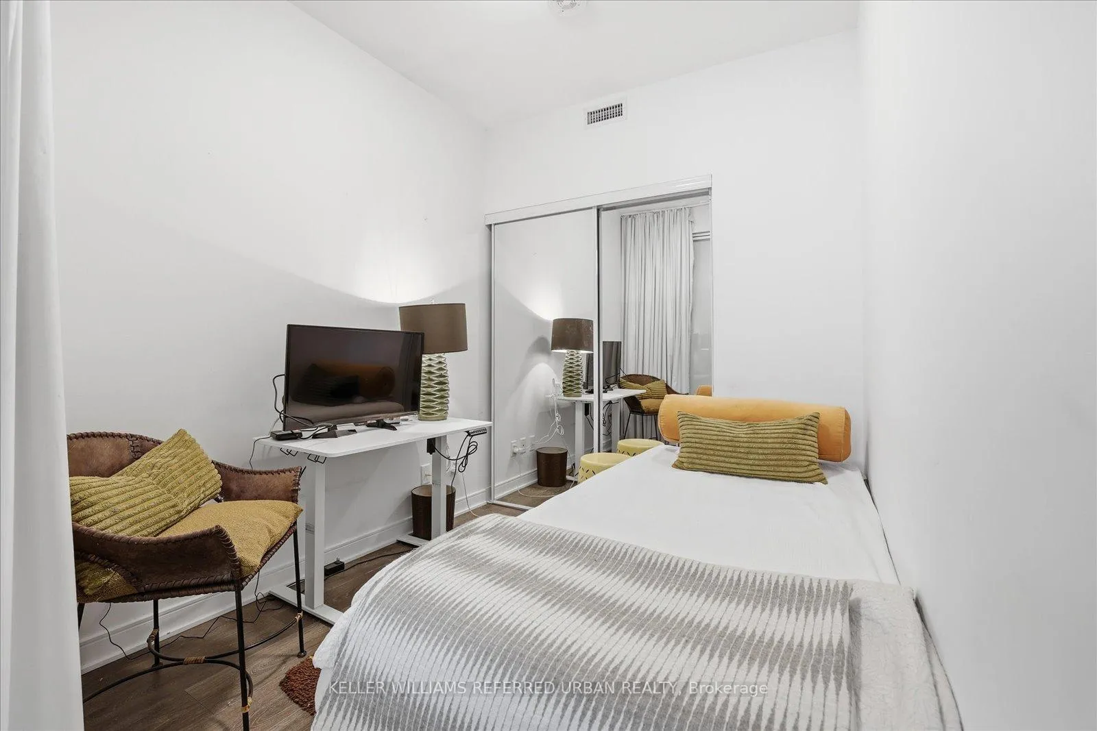 Photo 9 of Unit N467, 35 Rolling Mills Road, Toronto, Waterfront Communities — HOMEH