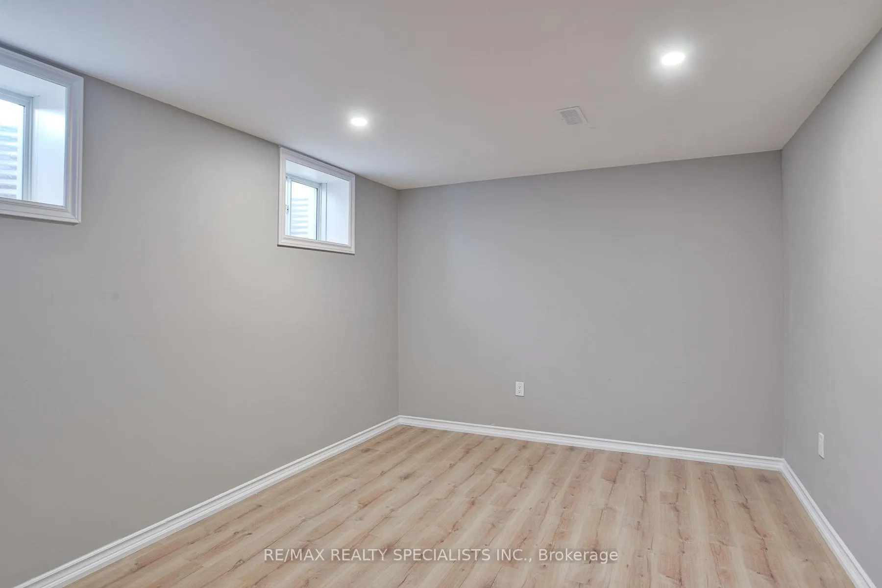 Photo 6 of Unit Lower, 54 Dyer Crescent, Bracebridge, Macaulay — HOMEH