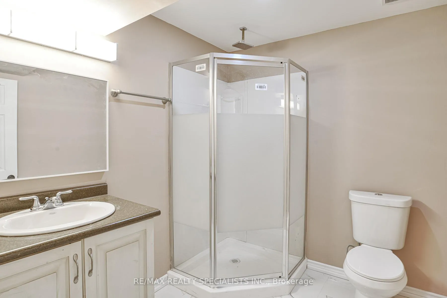 Photo 7 of Unit Lower, 54 Dyer Crescent, Bracebridge, Macaulay — HOMEH